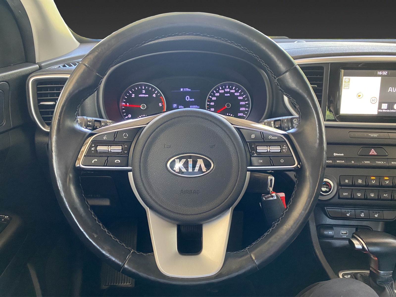 KIA Sportage 1.6CRDi Trend 4WD Automat-image-9