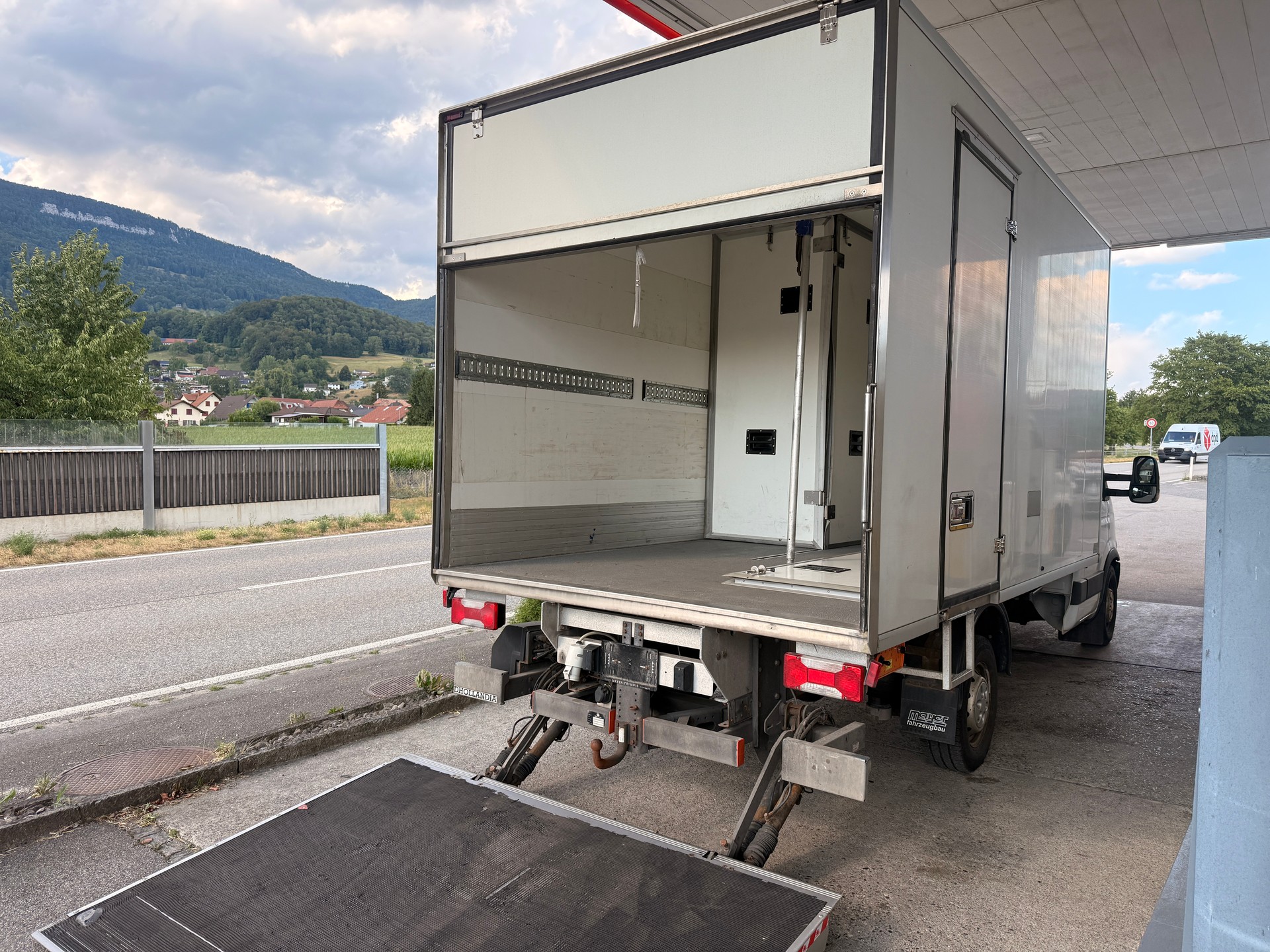 IVECO 35 S 15 EEV Kühlkasten mit Tiefkühler mit Hebebühne-image-13
