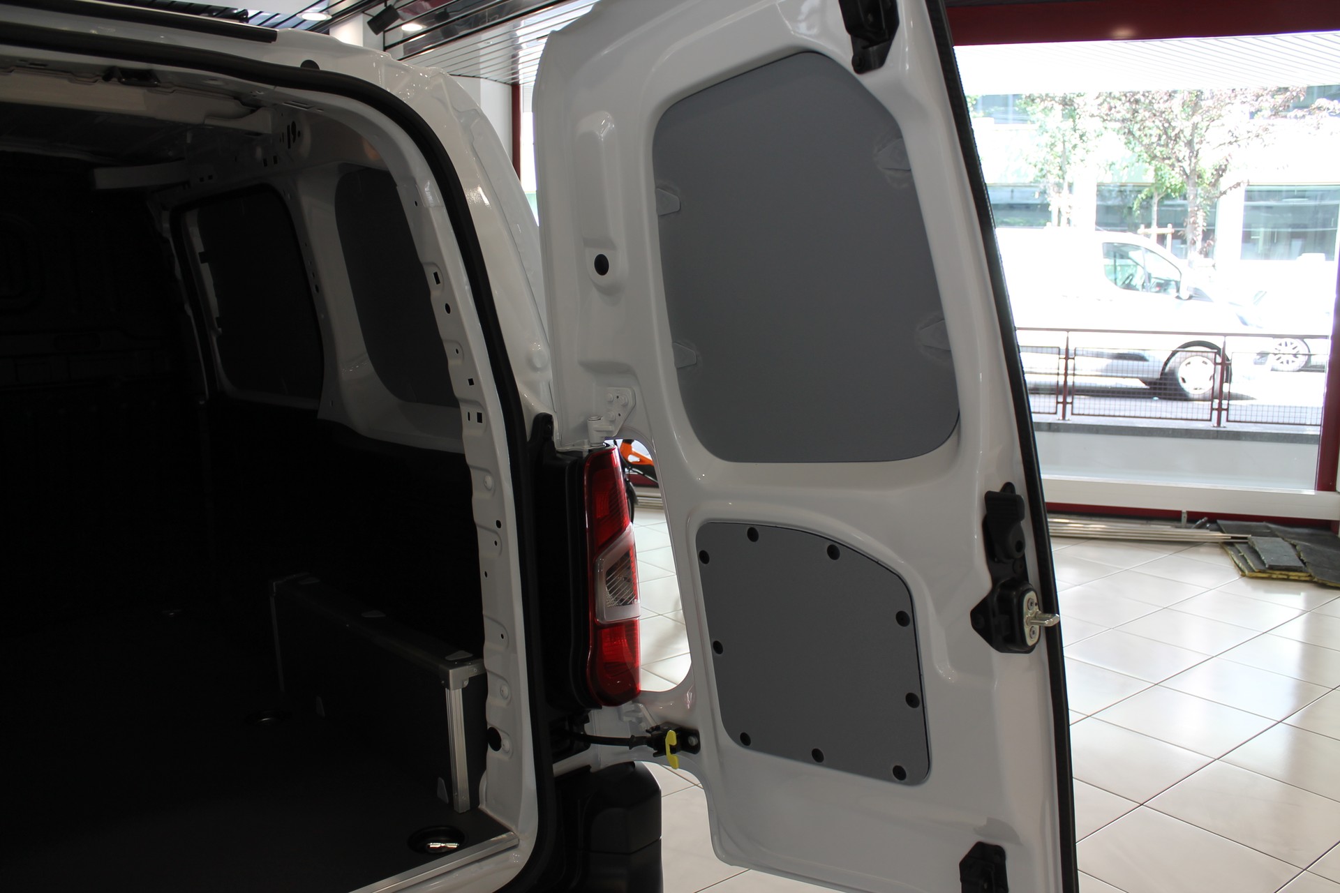 CITROEN Berlingo Van M 1.5 Blue HDi 130 s/s EAT8 EN-image-8