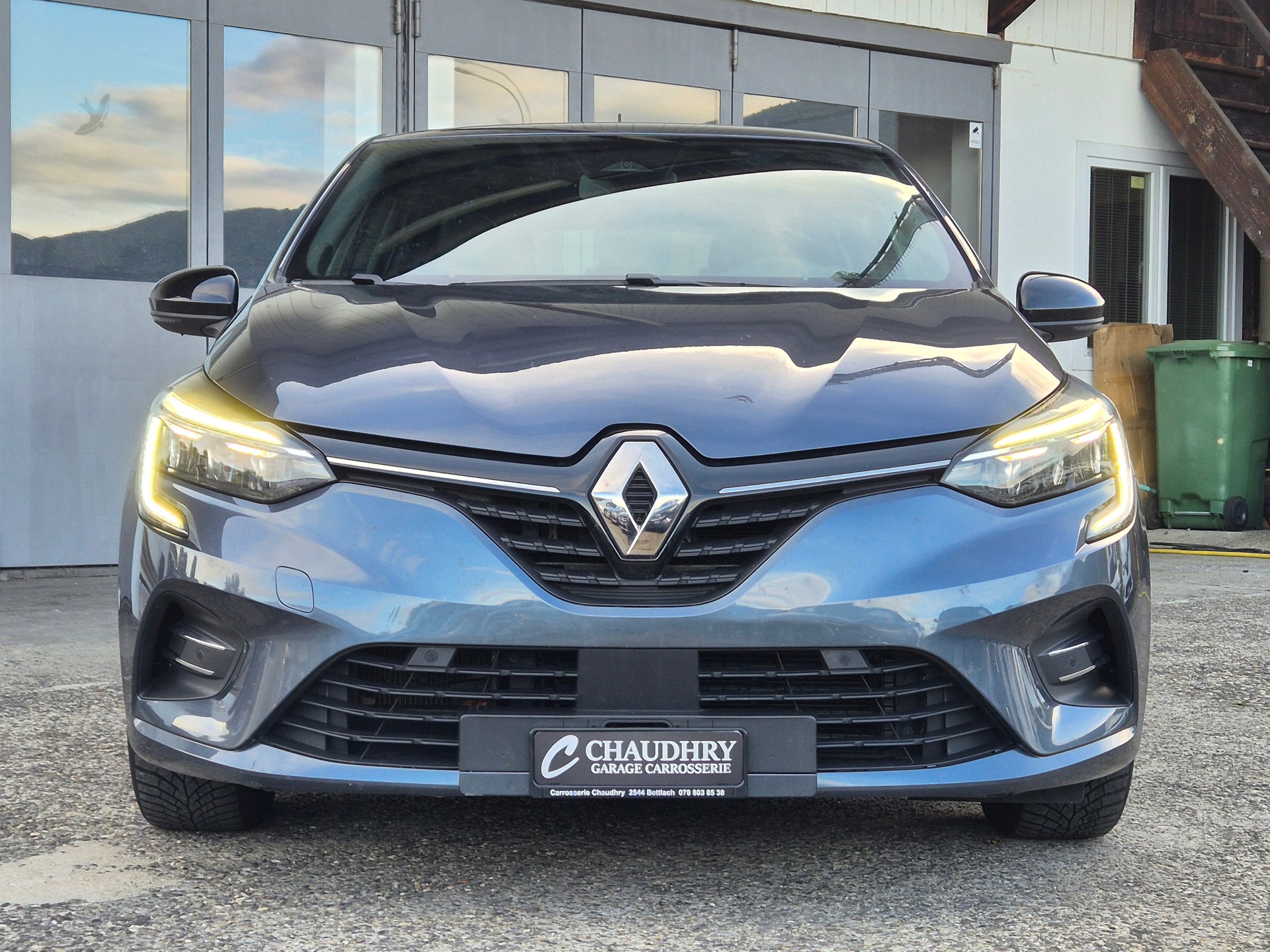 RENAULT Clio 1.6 E-Tech Intens-image-1