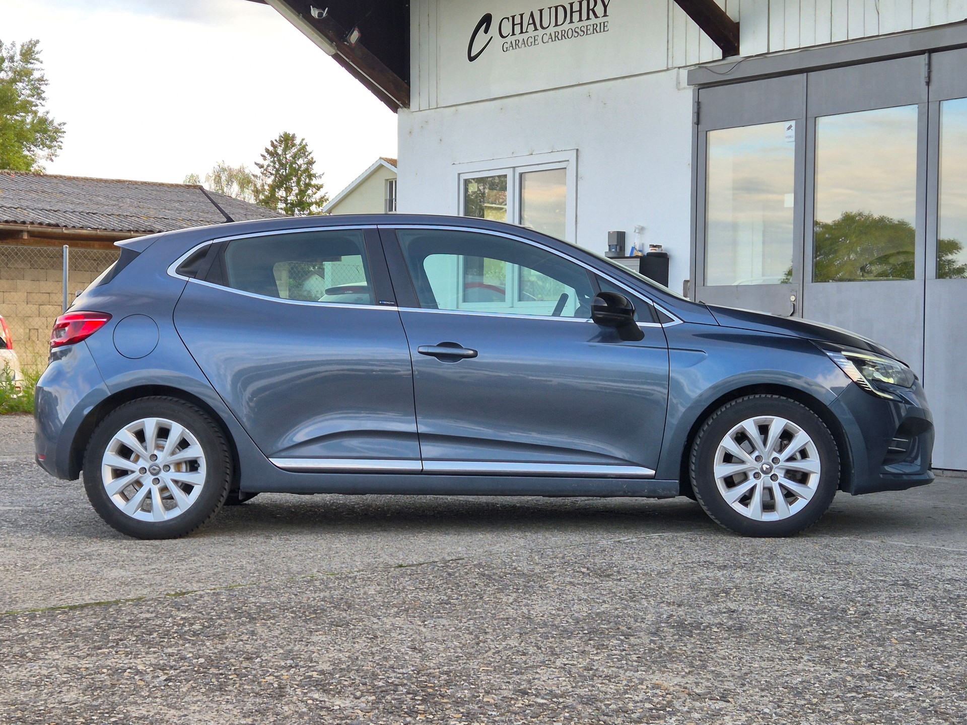 RENAULT Clio 1.6 E-Tech Intens-image-4