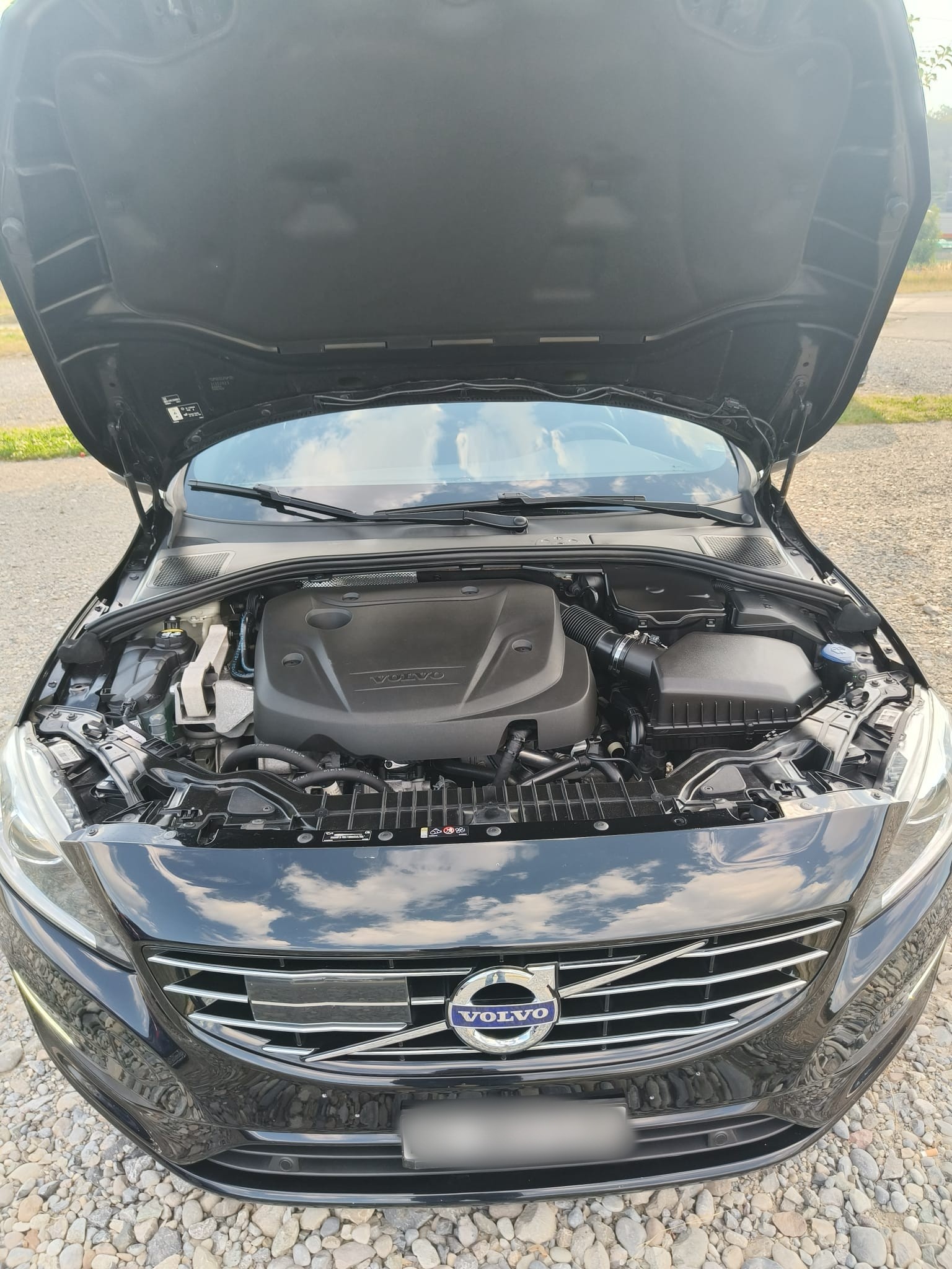 VOLVO 2.0 D3 TOP ZUSTAND! Preis verhandelbar, auf Anfrage ab MFK.-image-3