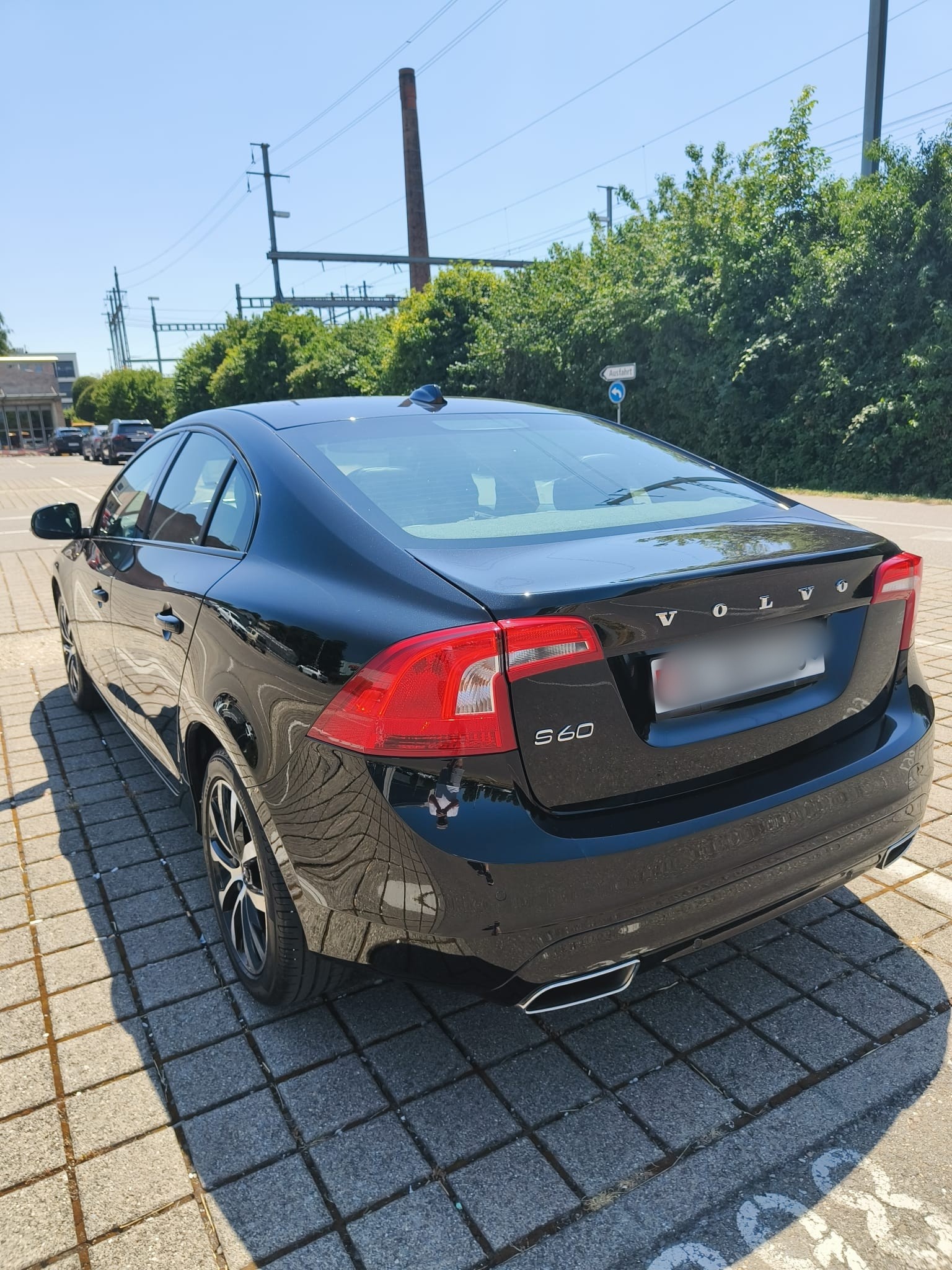 VOLVO 2.0 D3 TOP ZUSTAND! Preis verhandelbar, auf Anfrage ab MFK.-image-1
