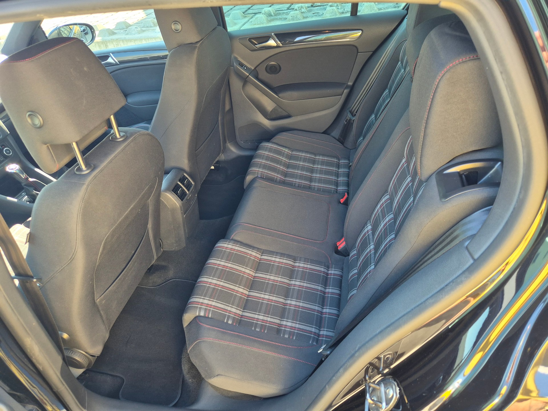 VW Golf 2.0 TSI GTI Edition-image-10