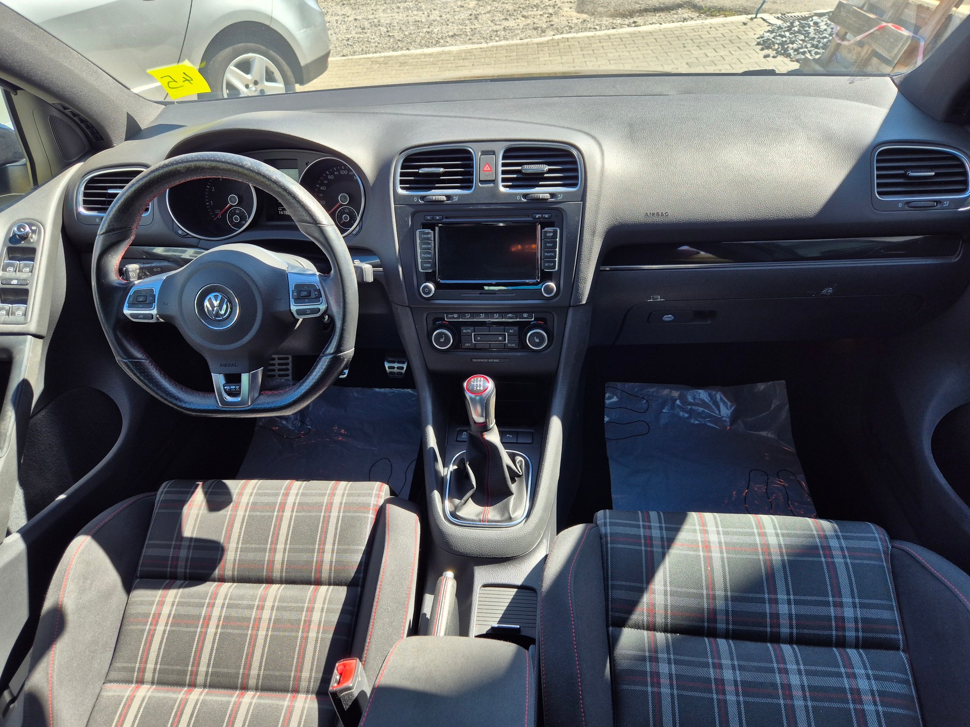 VW Golf 2.0 TSI GTI Edition-image-7