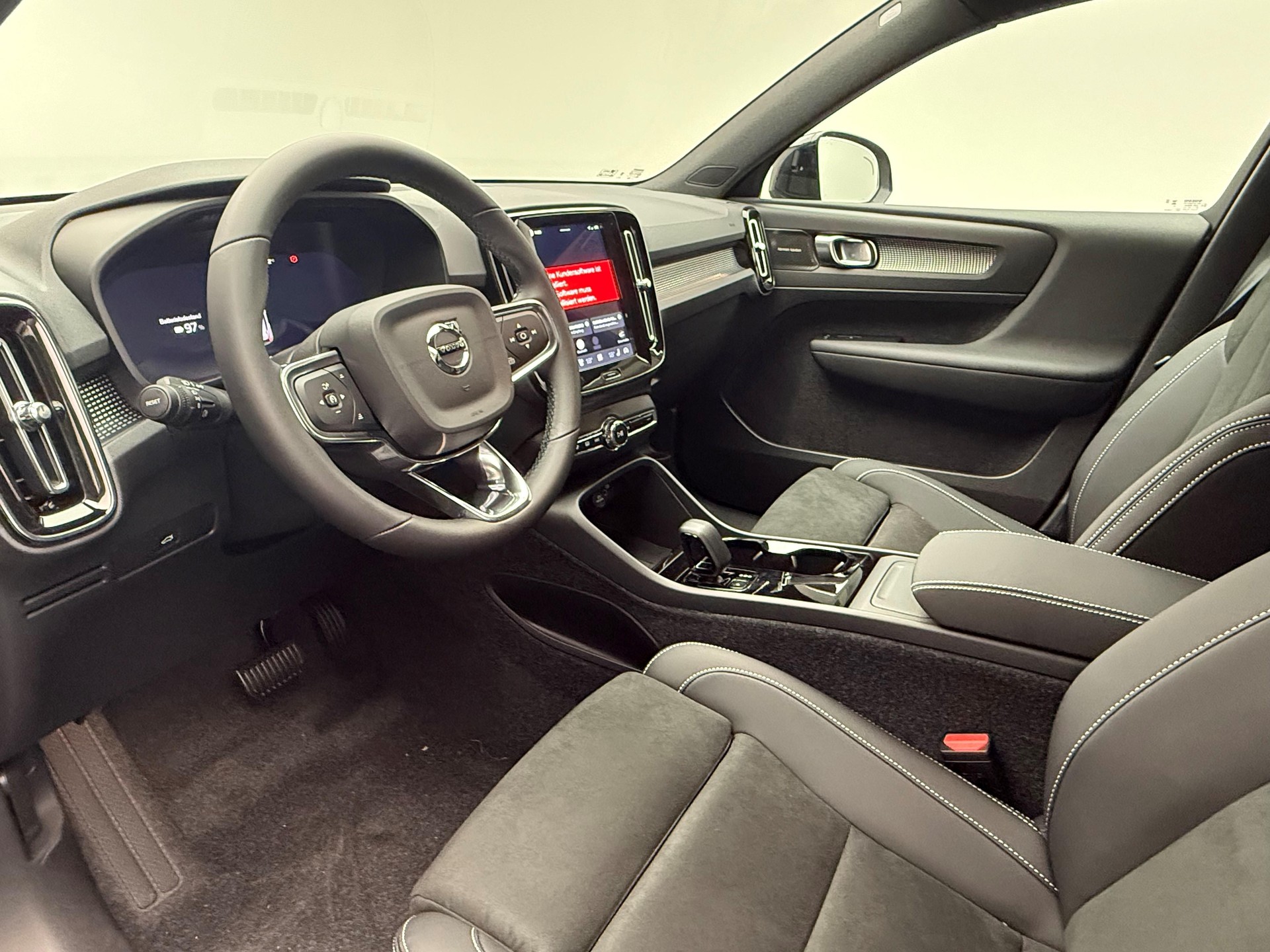 VOLVO EX40 Twin Ultra AWD-image-8