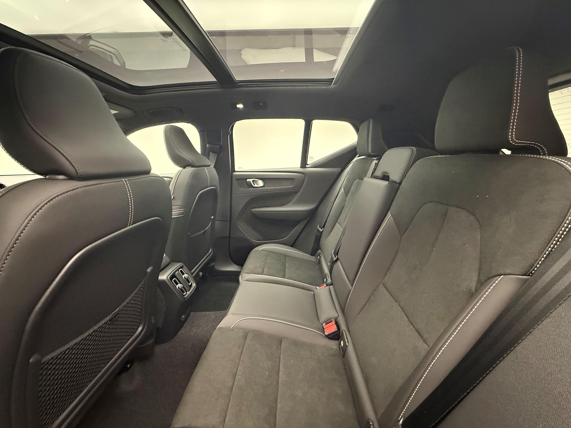 VOLVO EX40 Twin Ultra AWD-image-11