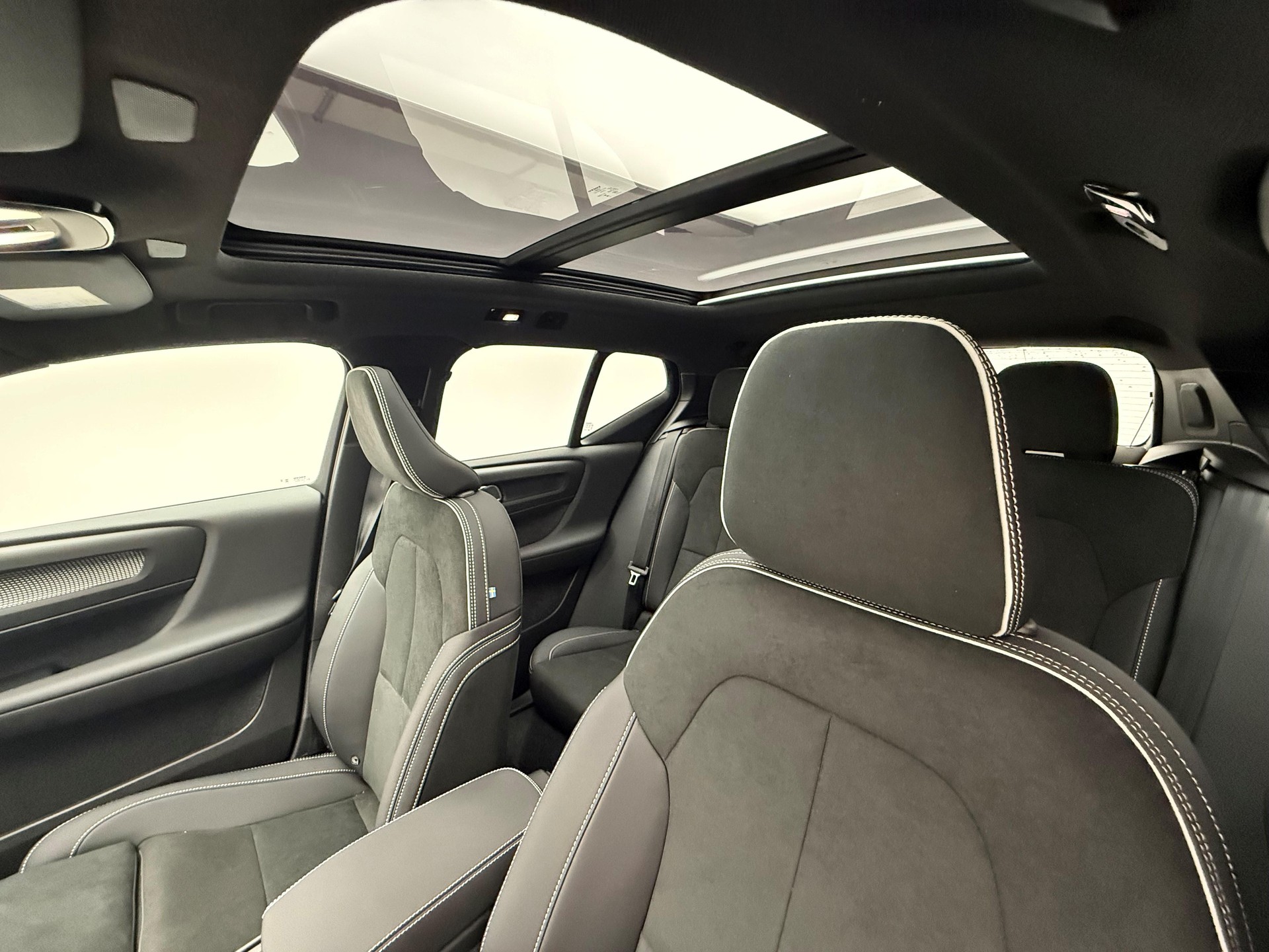 VOLVO EX40 Twin Ultra AWD-image-10