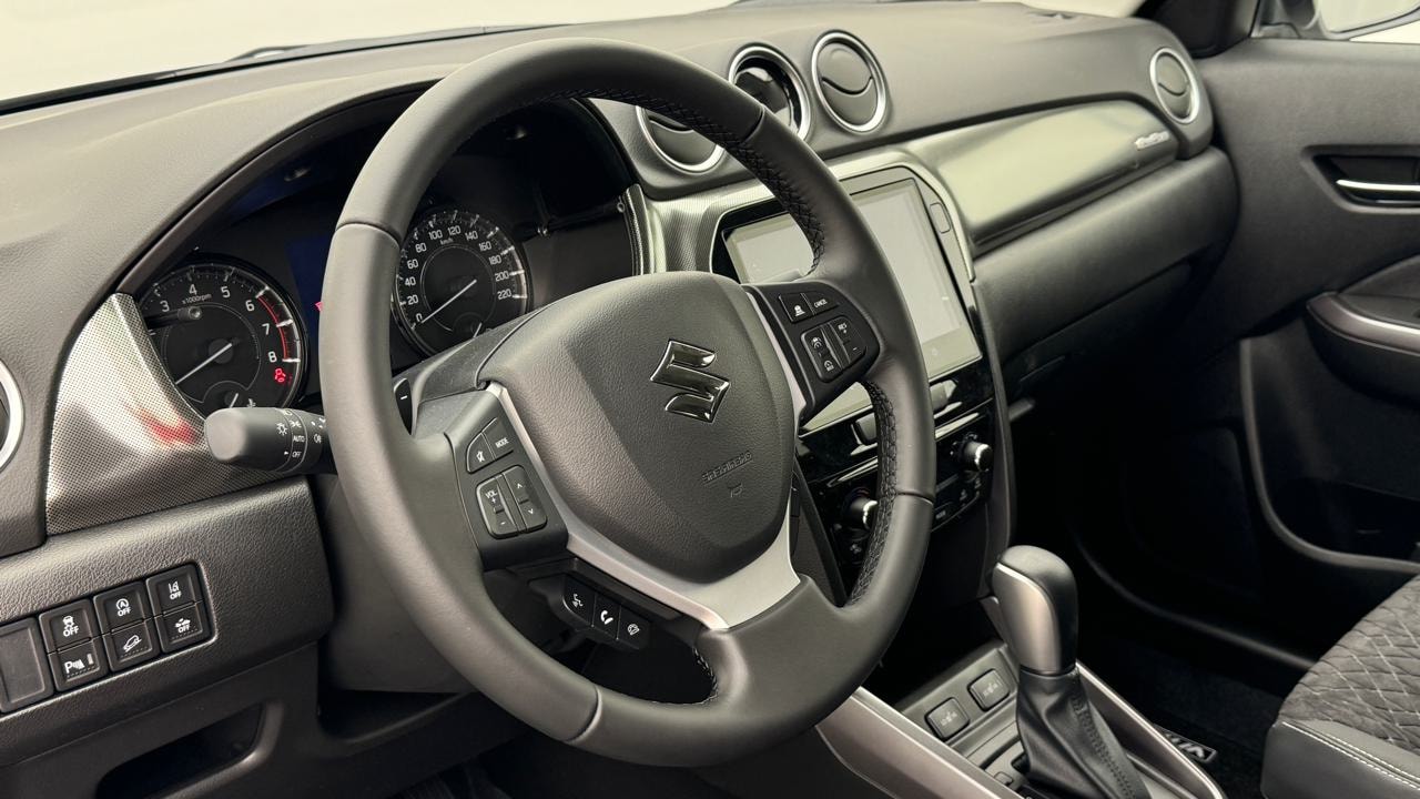 SUZUKI Vitara 1.4 Boosterjet Compact Top 4x4 Hybrid Automatic-image-6