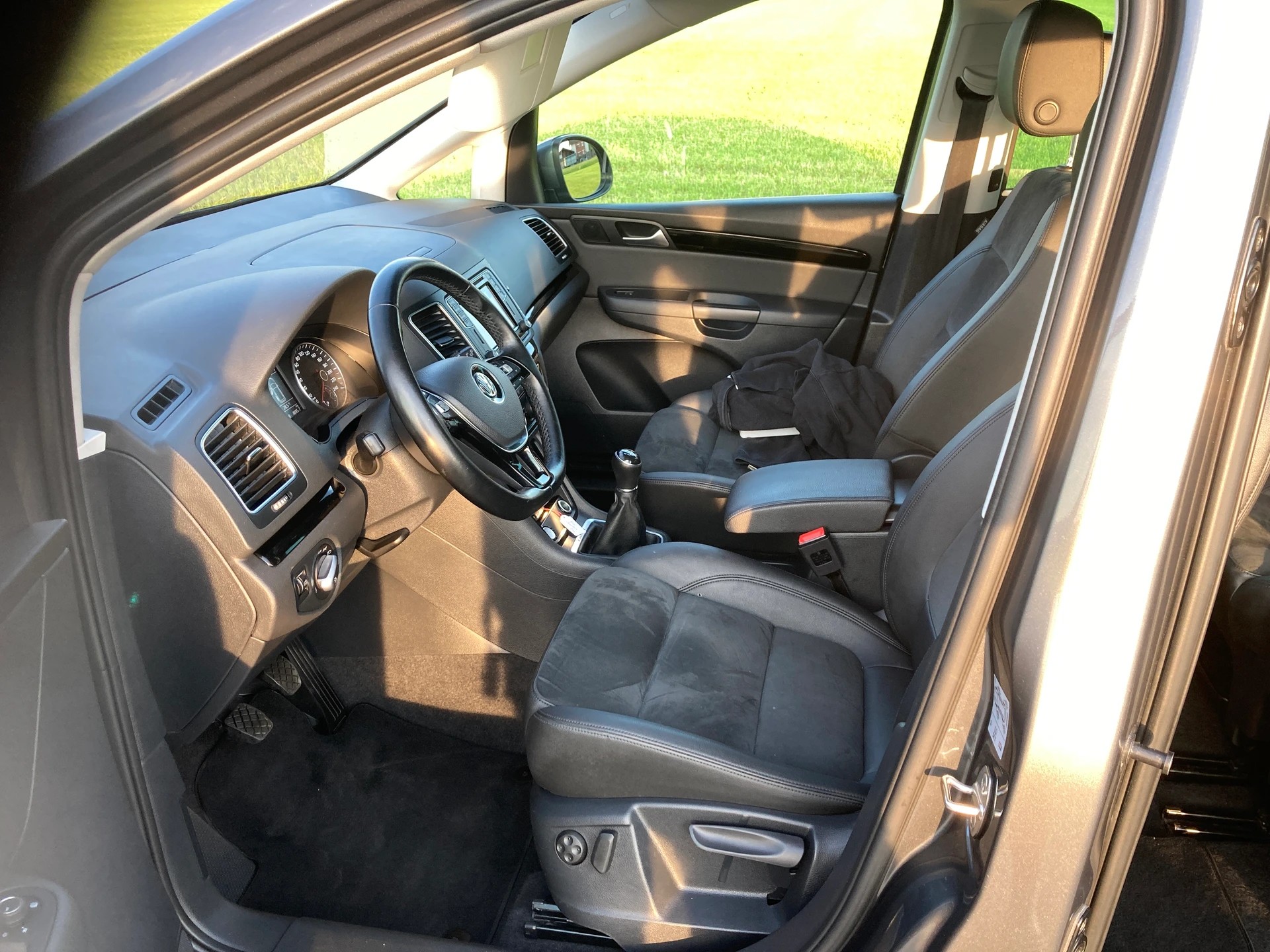 VW Sharan 2.0 TDI BMT Highline 4Motion DSG 7 Sitzer-image-7