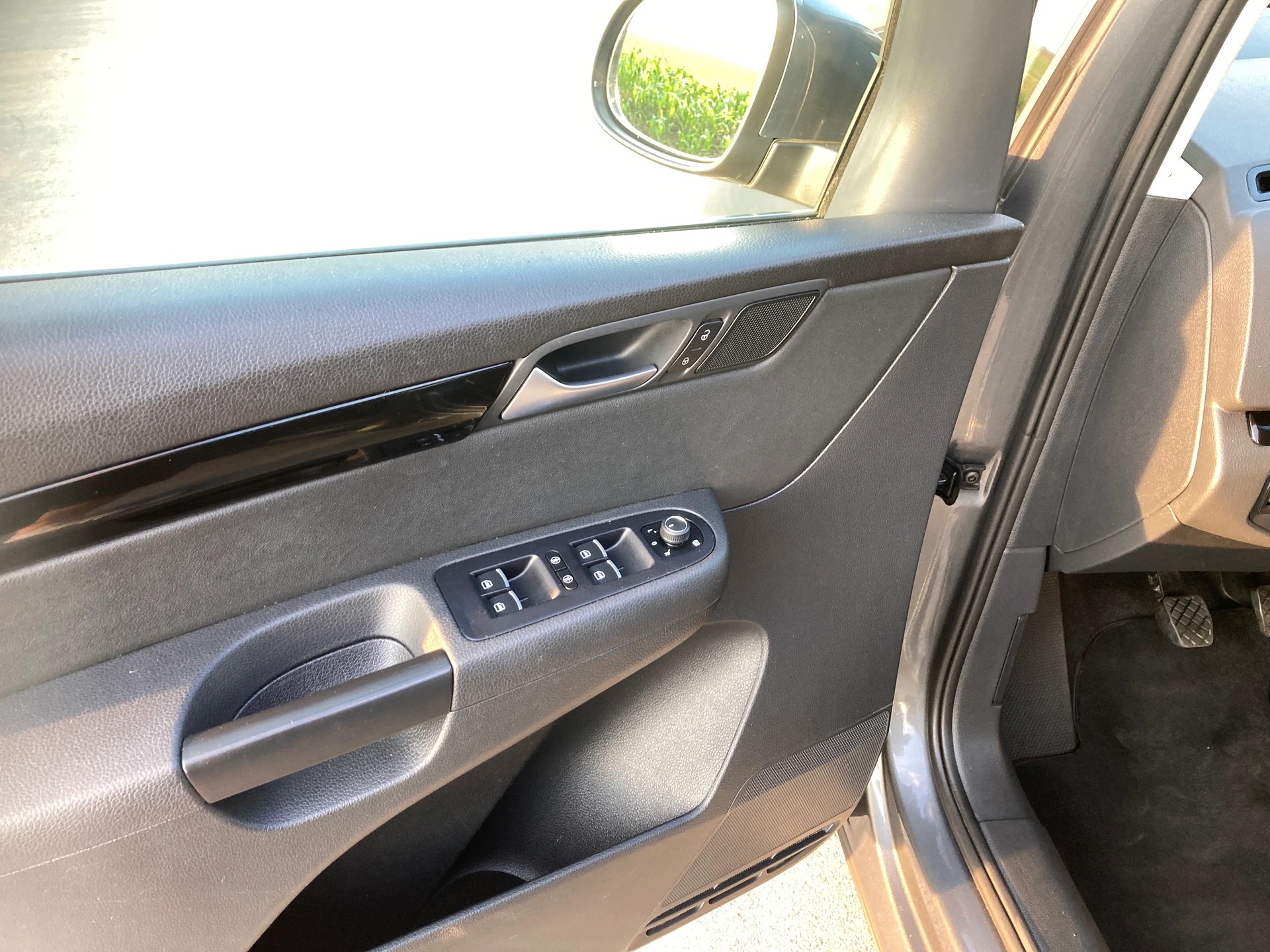 VW Sharan 2.0 TDI BMT Highline 4Motion DSG 7 Sitzer-image-8