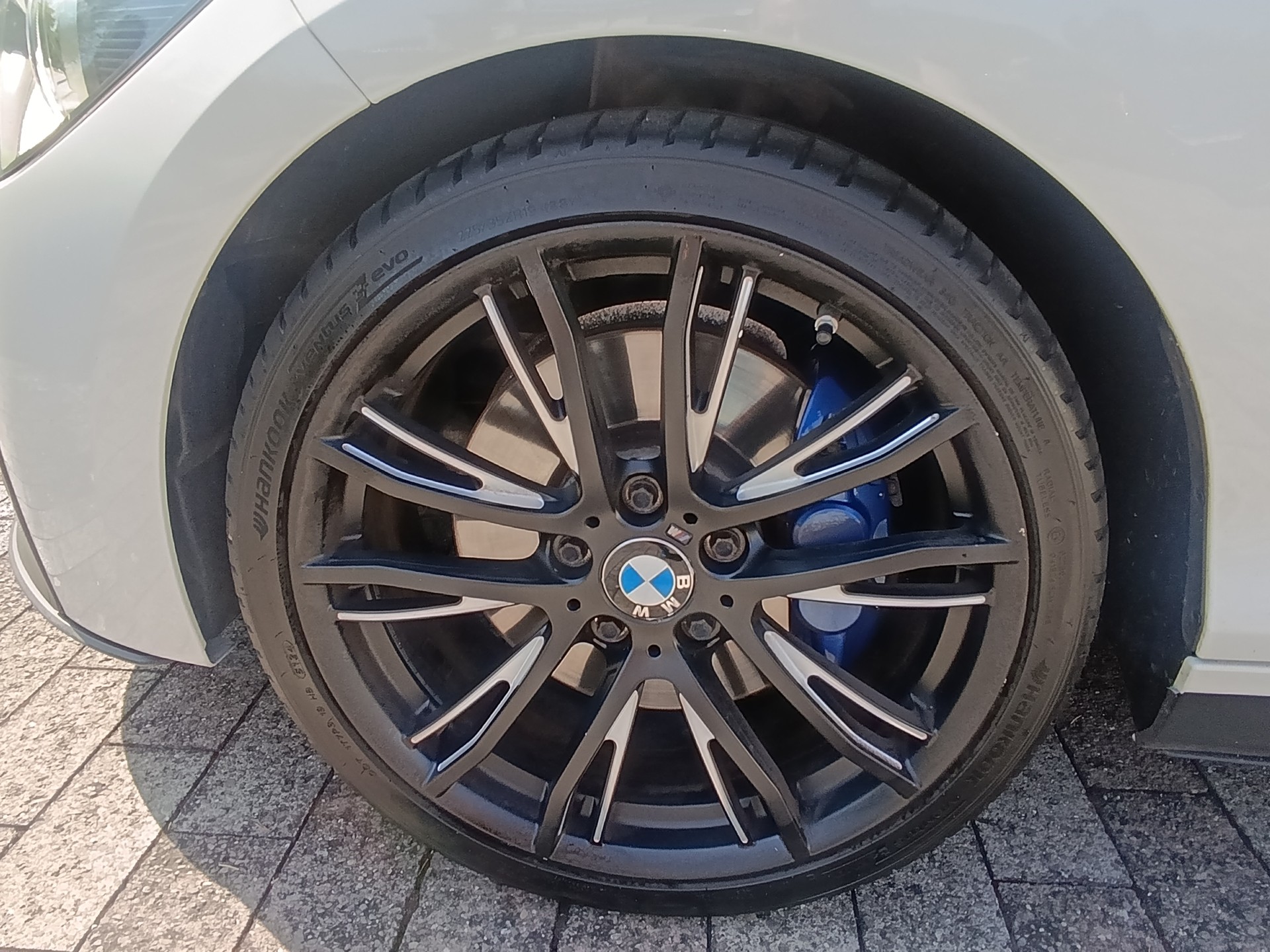 BMW M135i xDrive-image-5