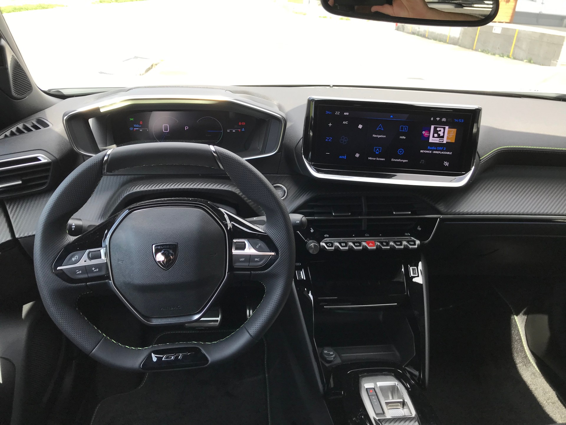 PEUGEOT 2008 1.2 145 MHEV GT Exclusive-image-6