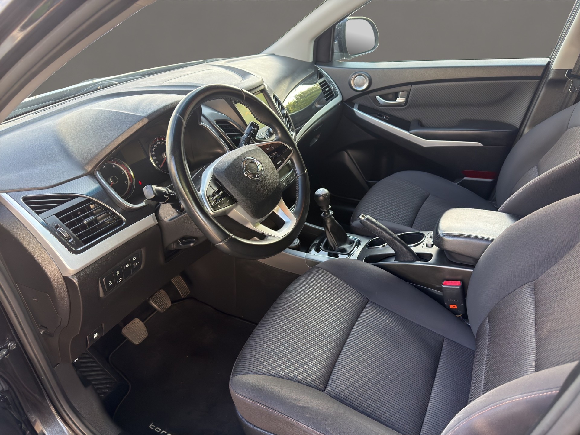 KGM-SsangYong Korando 2.2 e-XDi Sapphire 4WD-image-10