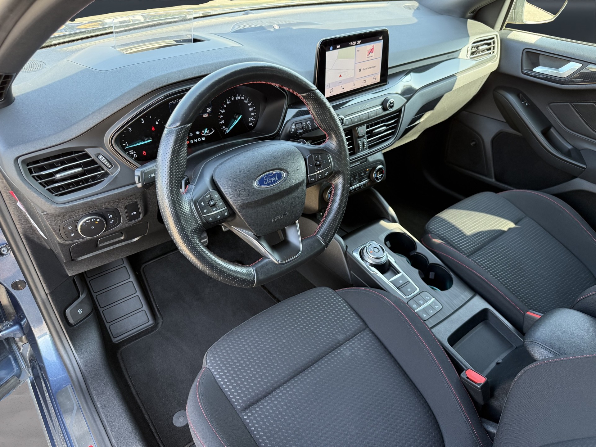 FORD Focus 2.0 TDCi ST Line Automatic-image-9