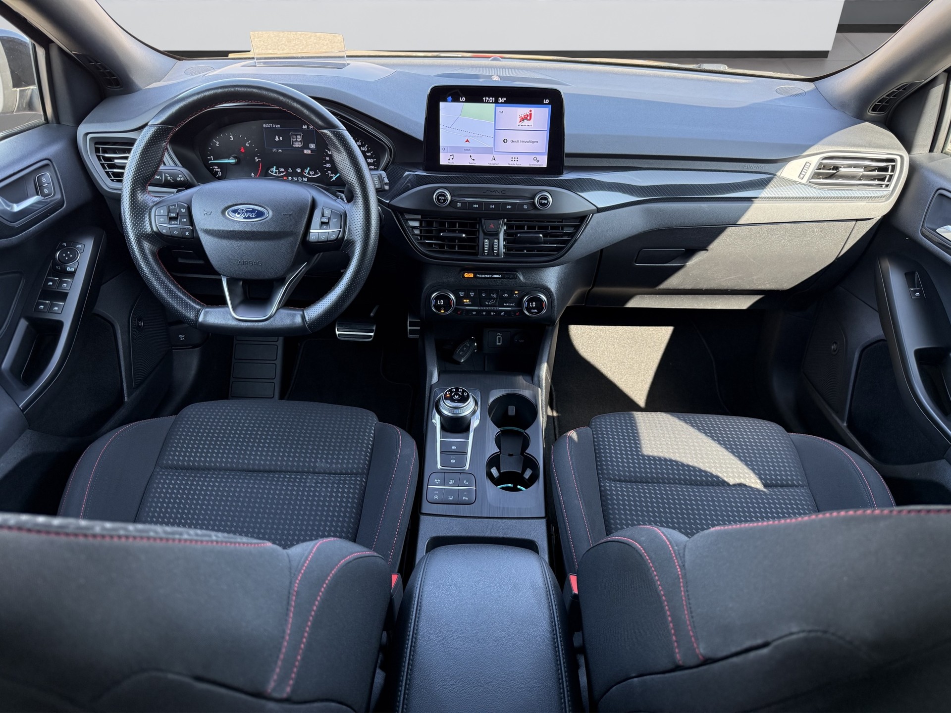 FORD Focus 2.0 TDCi ST Line Automatic-image-11