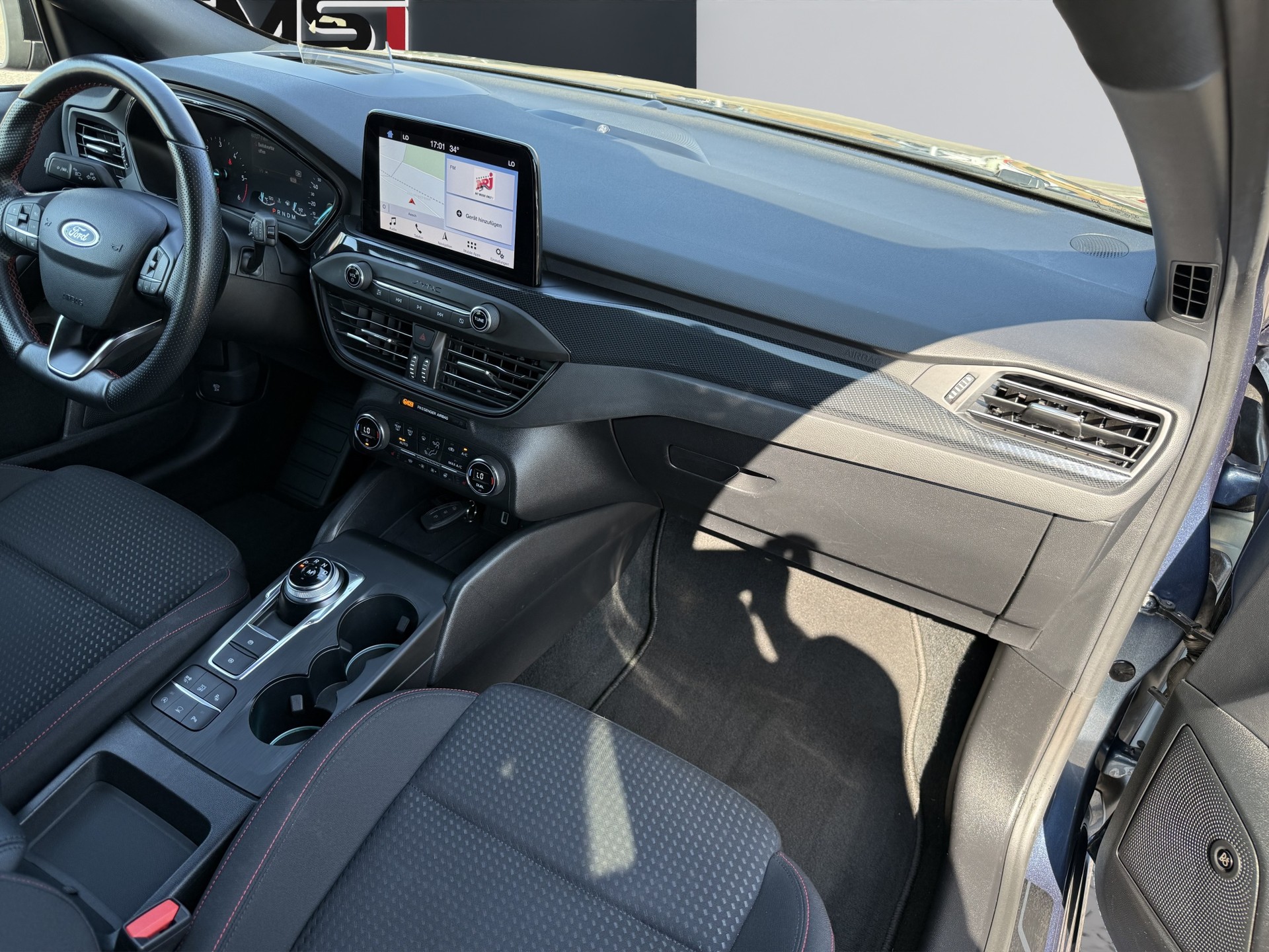 FORD Focus 2.0 TDCi ST Line Automatic-image-10