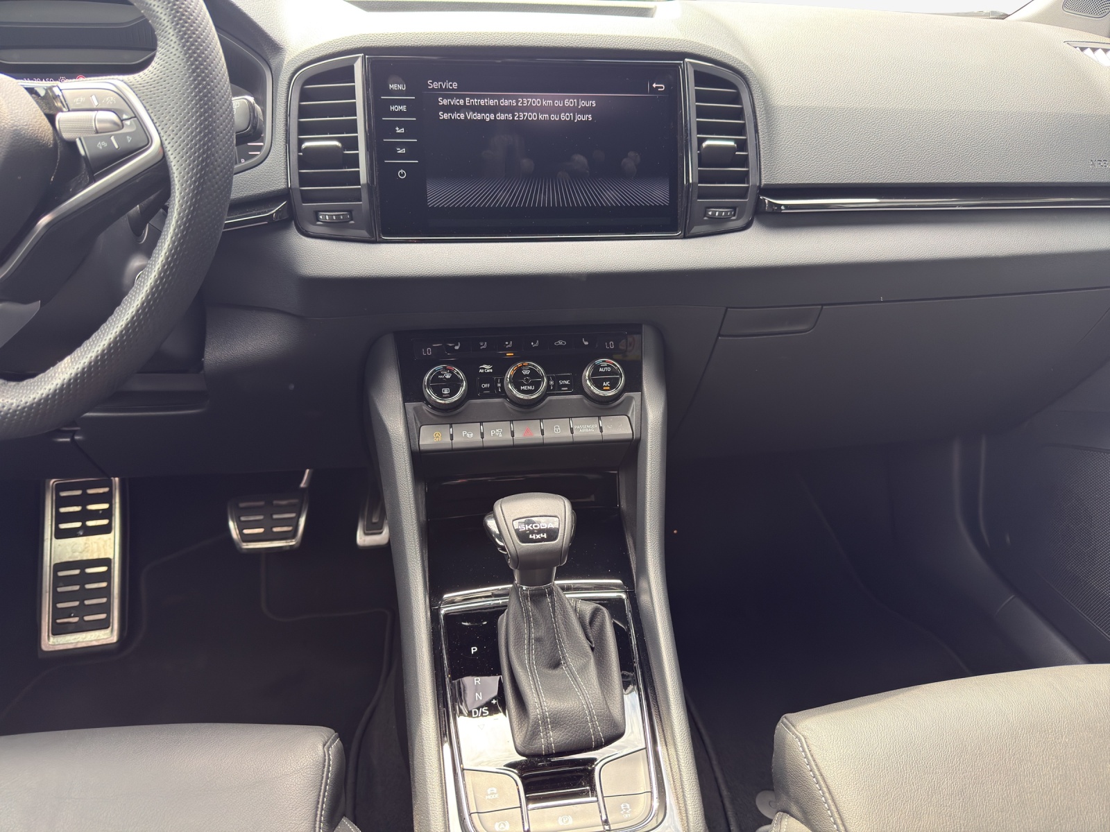 SKODA Karoq 2.0 TSI SportLine 4x4 DSG-image-10