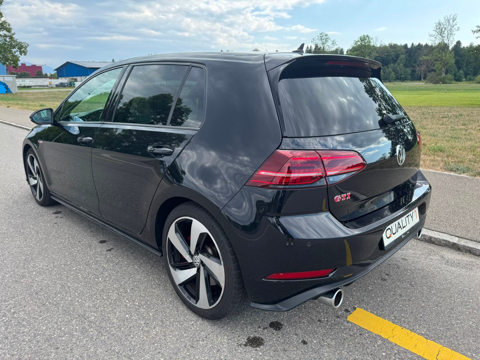 VW Golf 2.0 TSI GTI Performance DSG-image-2