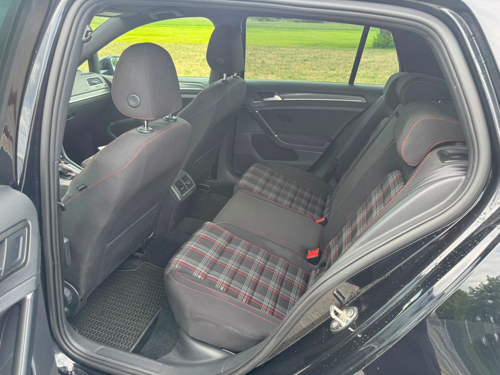 VW Golf 2.0 TSI GTI Performance DSG-image-11
