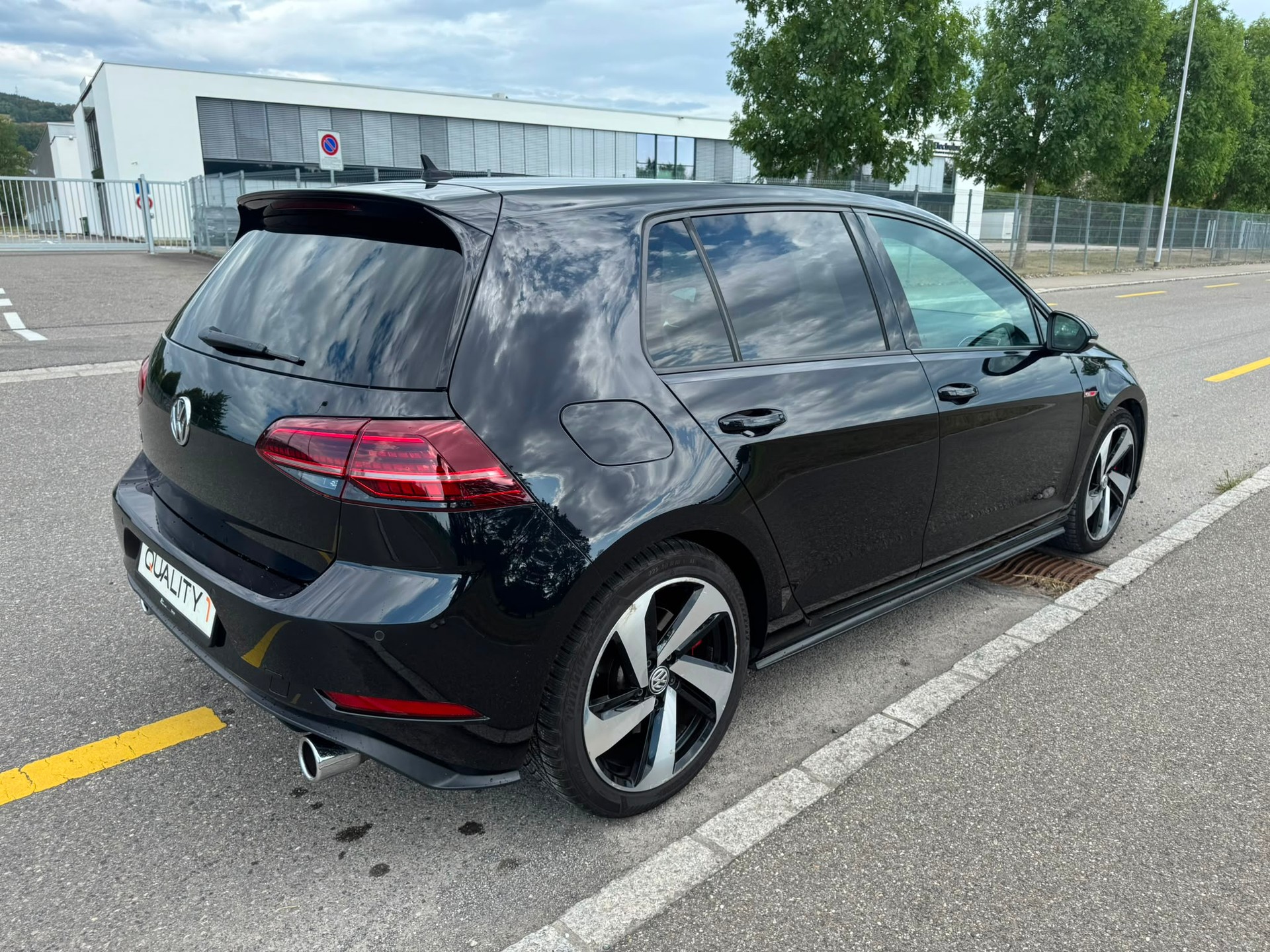 VW Golf 2.0 TSI GTI Performance DSG-image-4