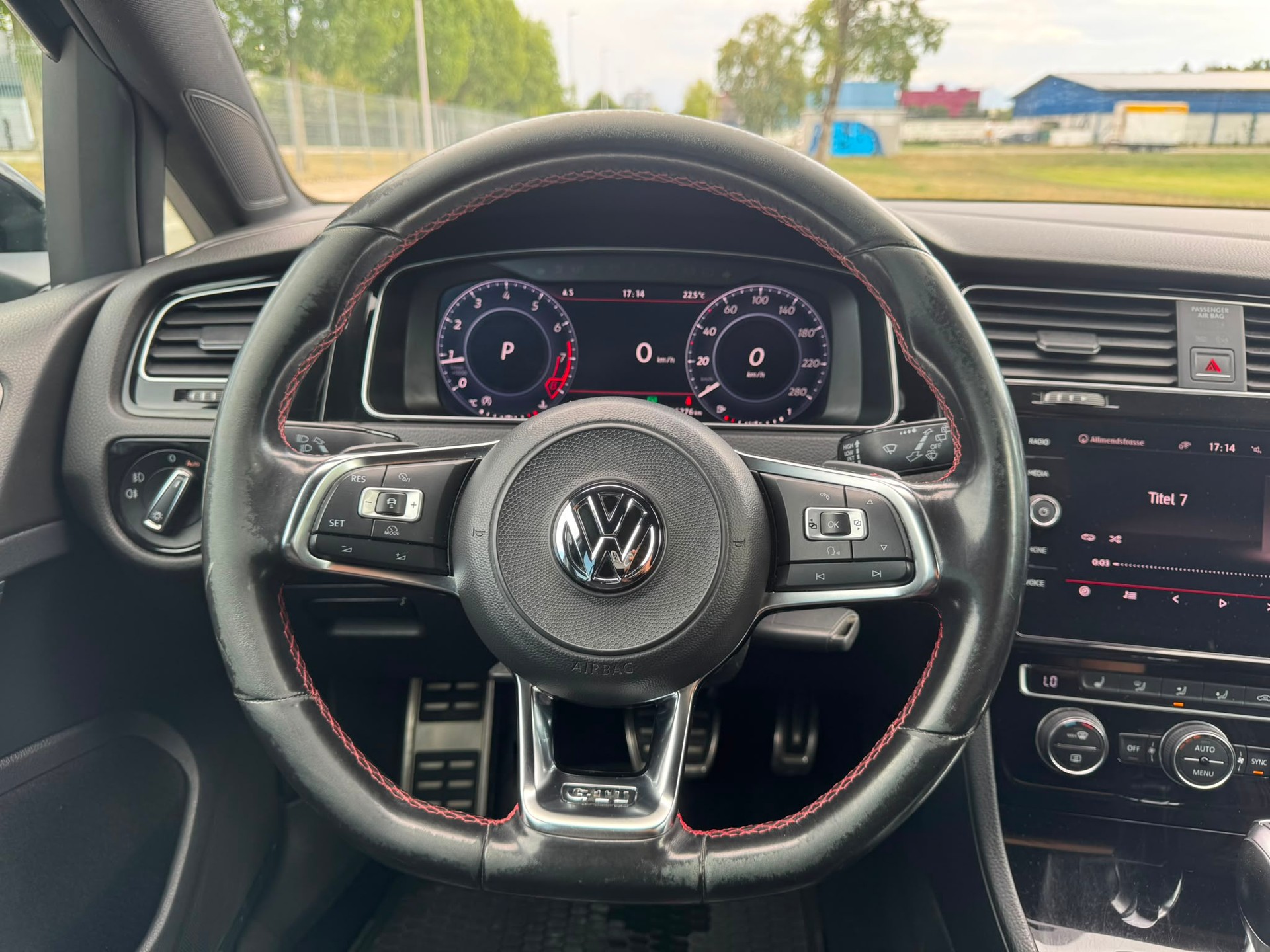 VW Golf 2.0 TSI GTI Performance DSG-image-10