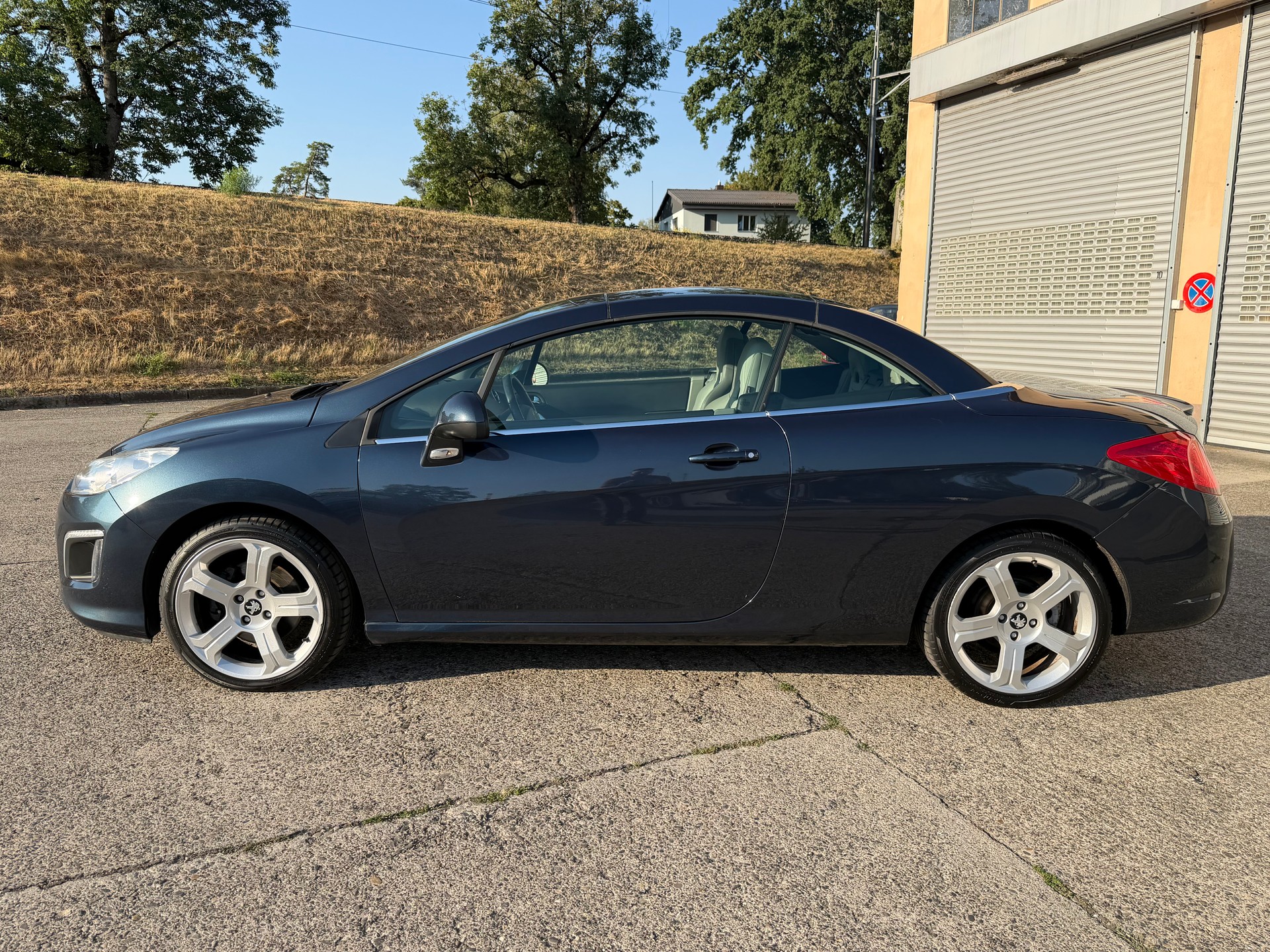 PEUGEOT 308 CC 1.6 16V Turbo Allure Automatic-image-1