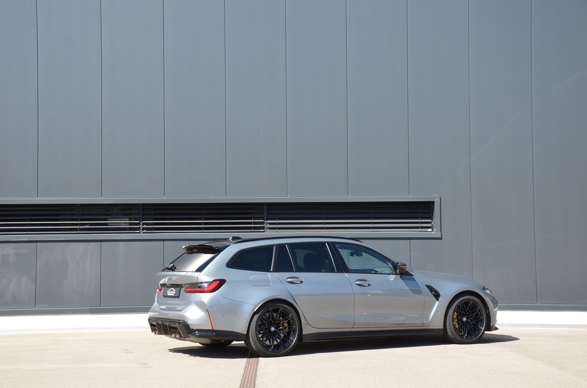 BMW M3 Touring xDrive Competition M-image-3