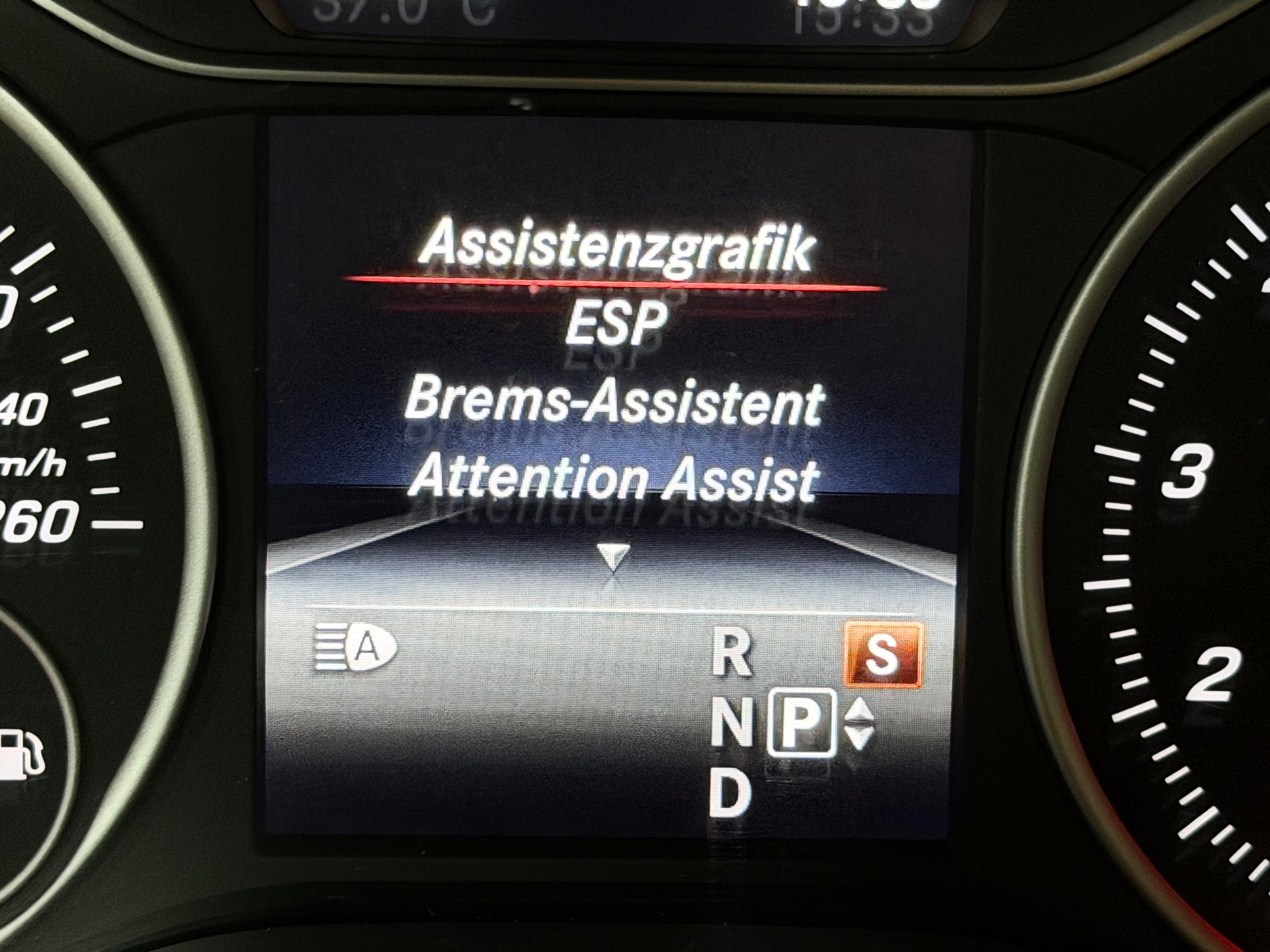 MERCEDES-BENZ B 200 Style 7G-DCT-image-17