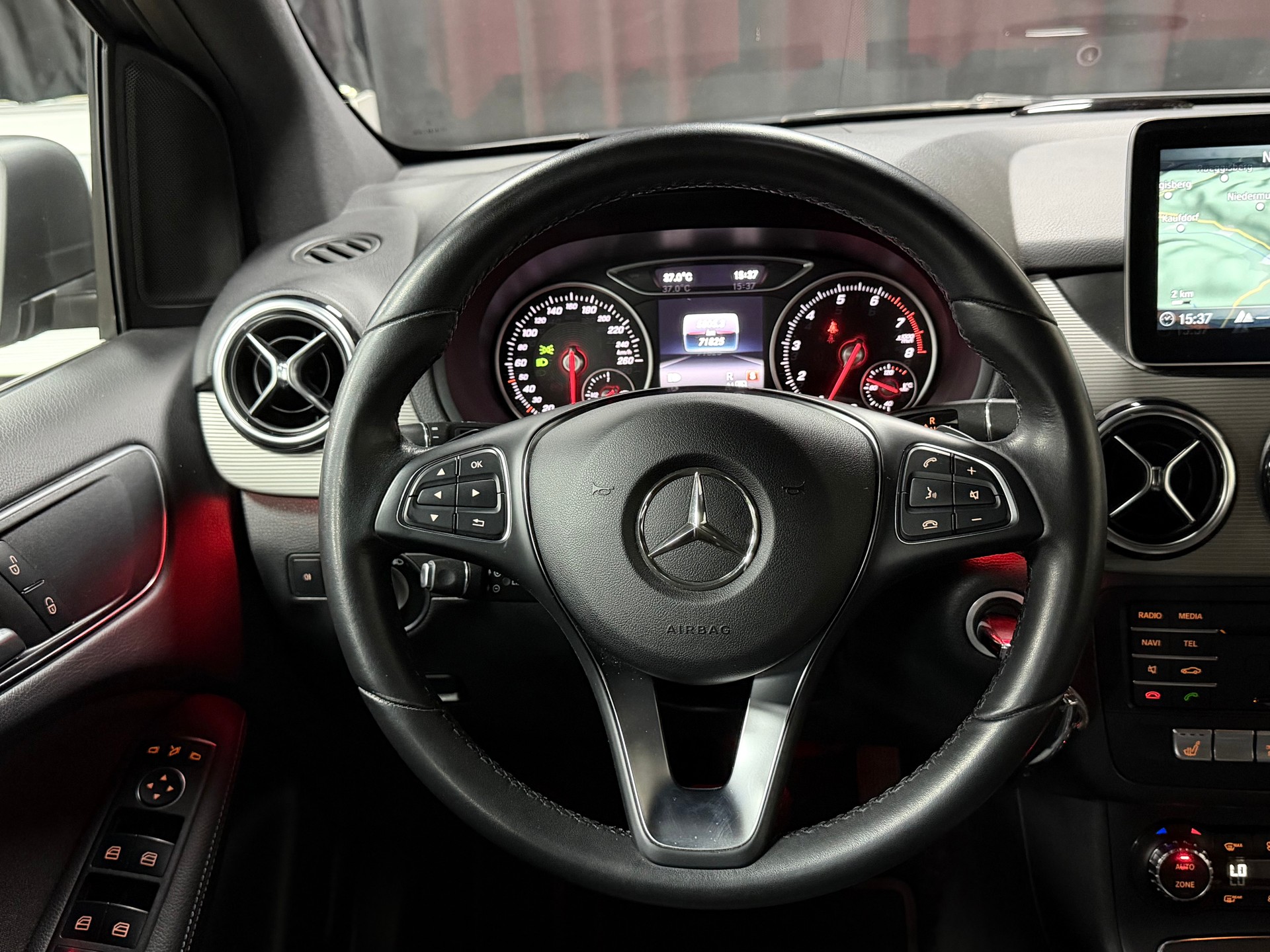 MERCEDES-BENZ B 200 Style 7G-DCT-image-14