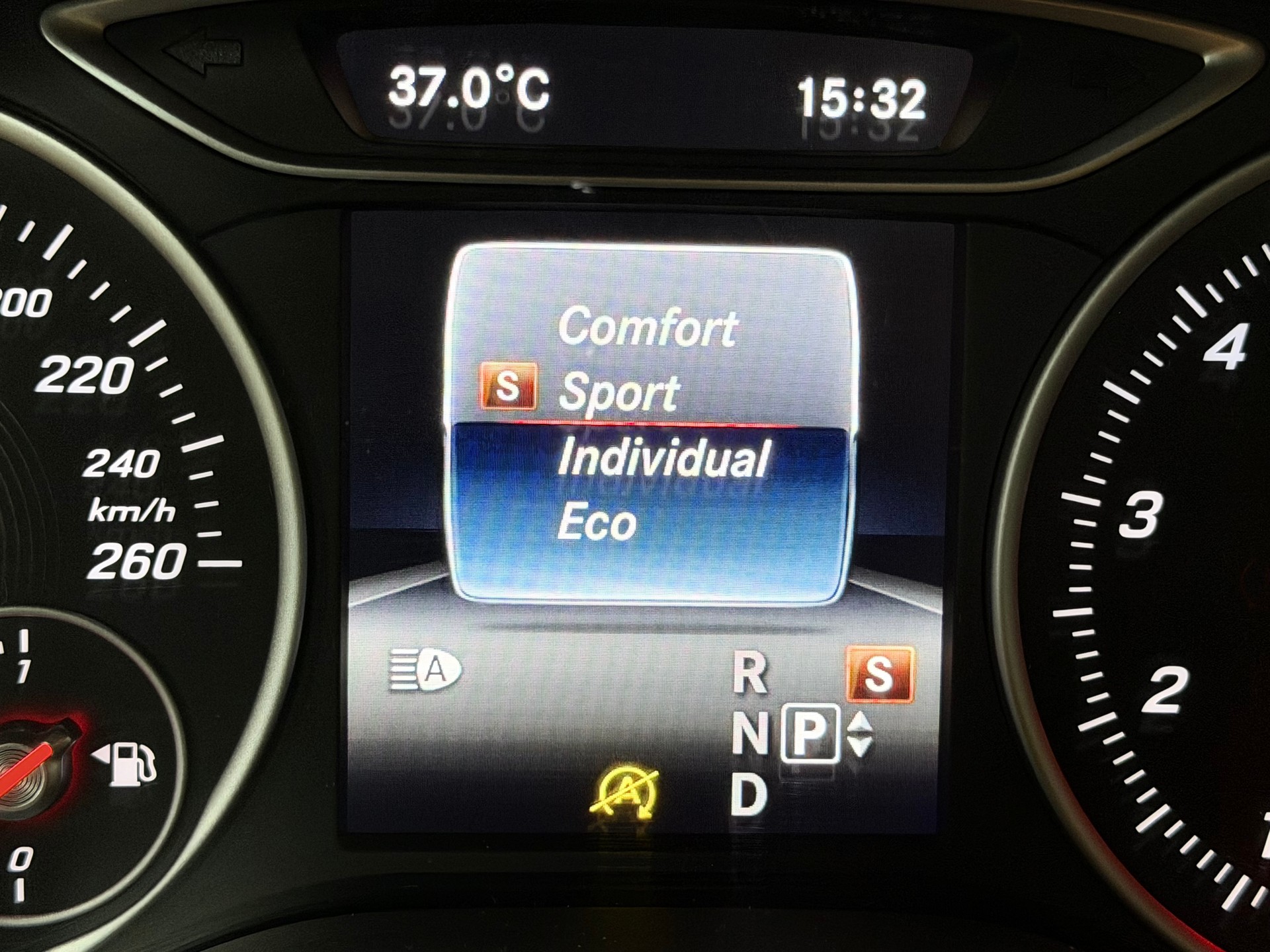 MERCEDES-BENZ B 200 Style 7G-DCT-image-16