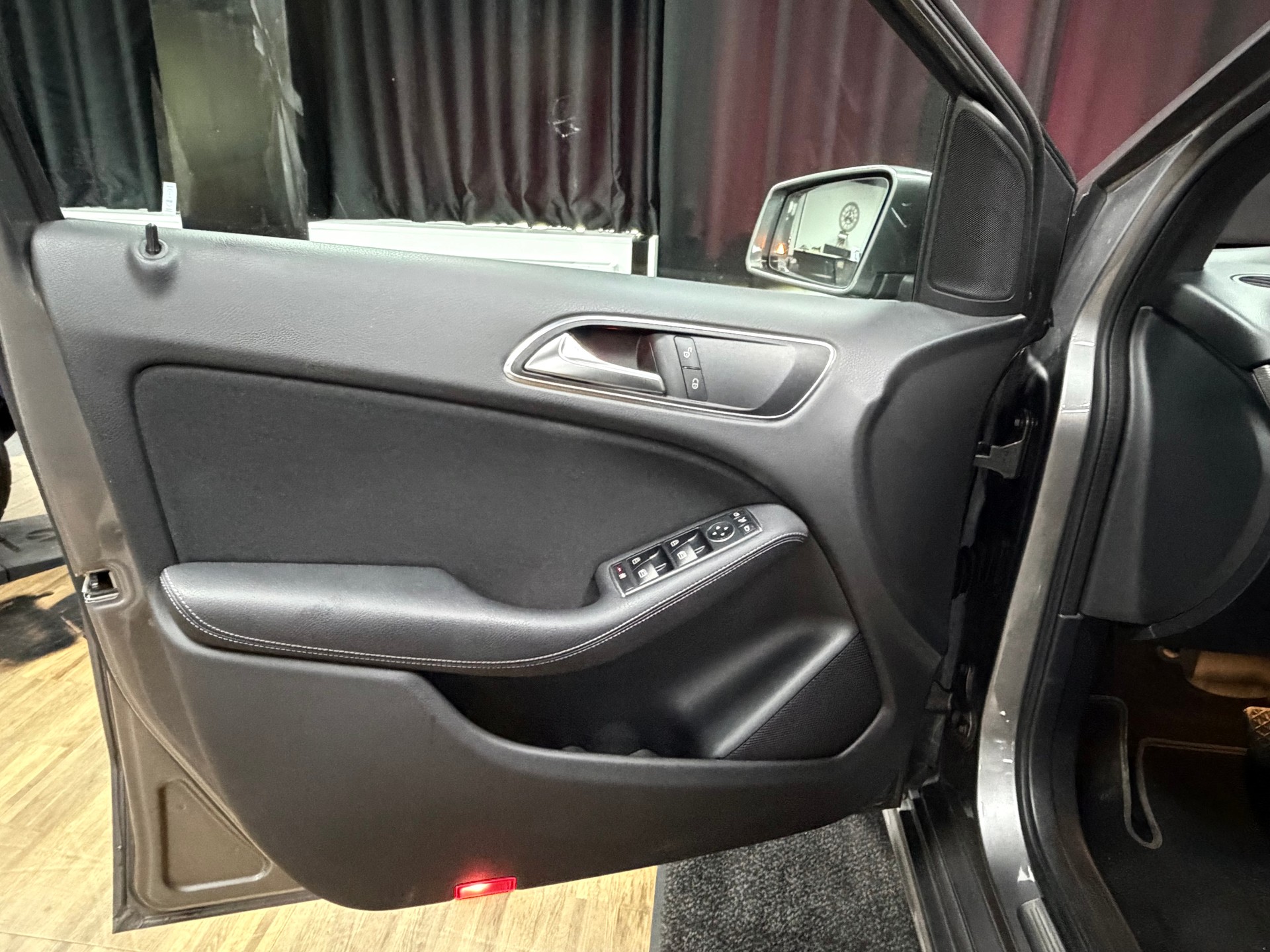 MERCEDES-BENZ B 200 Style 7G-DCT-image-10