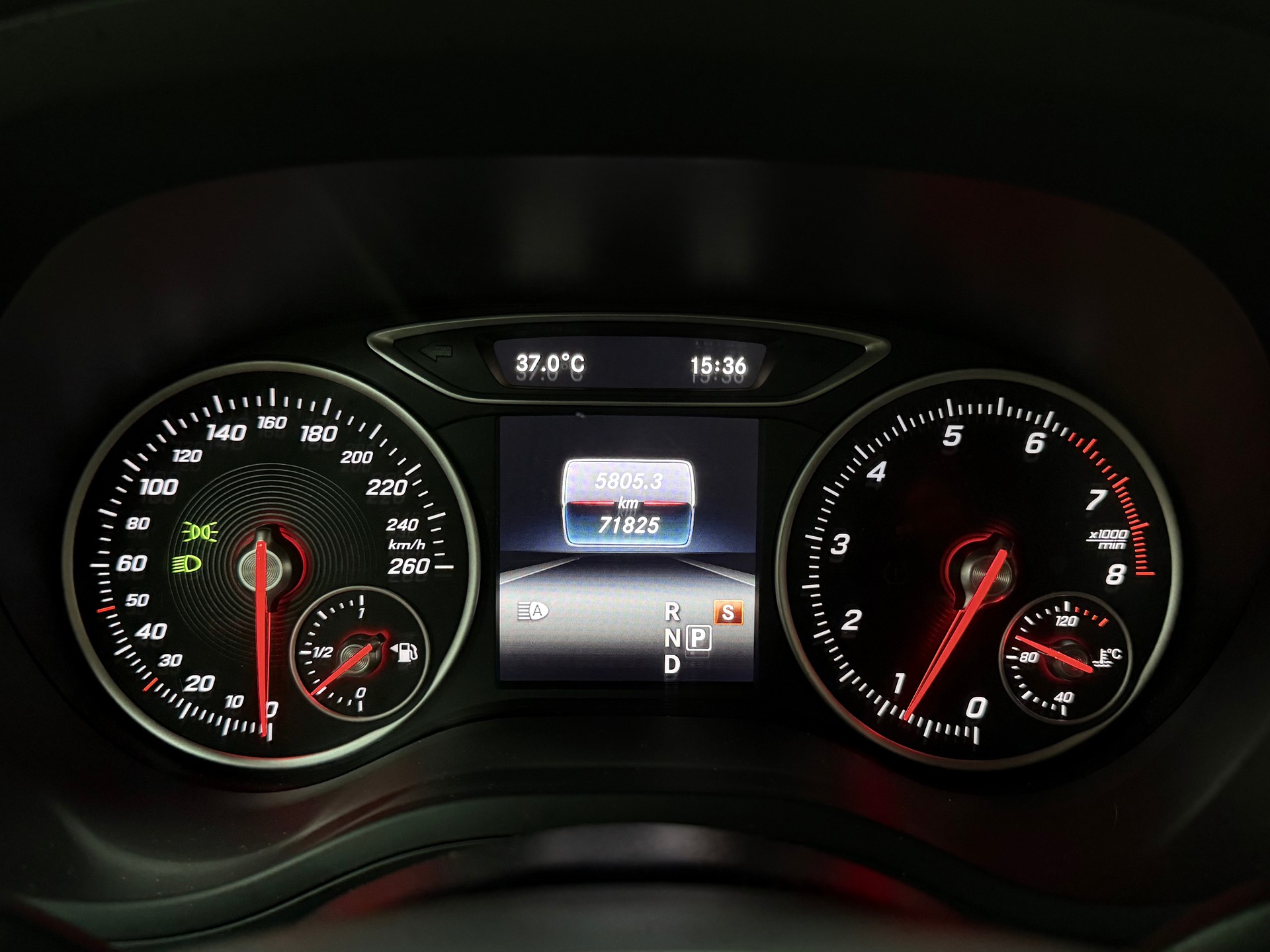 MERCEDES-BENZ B 200 Style 7G-DCT-image-15