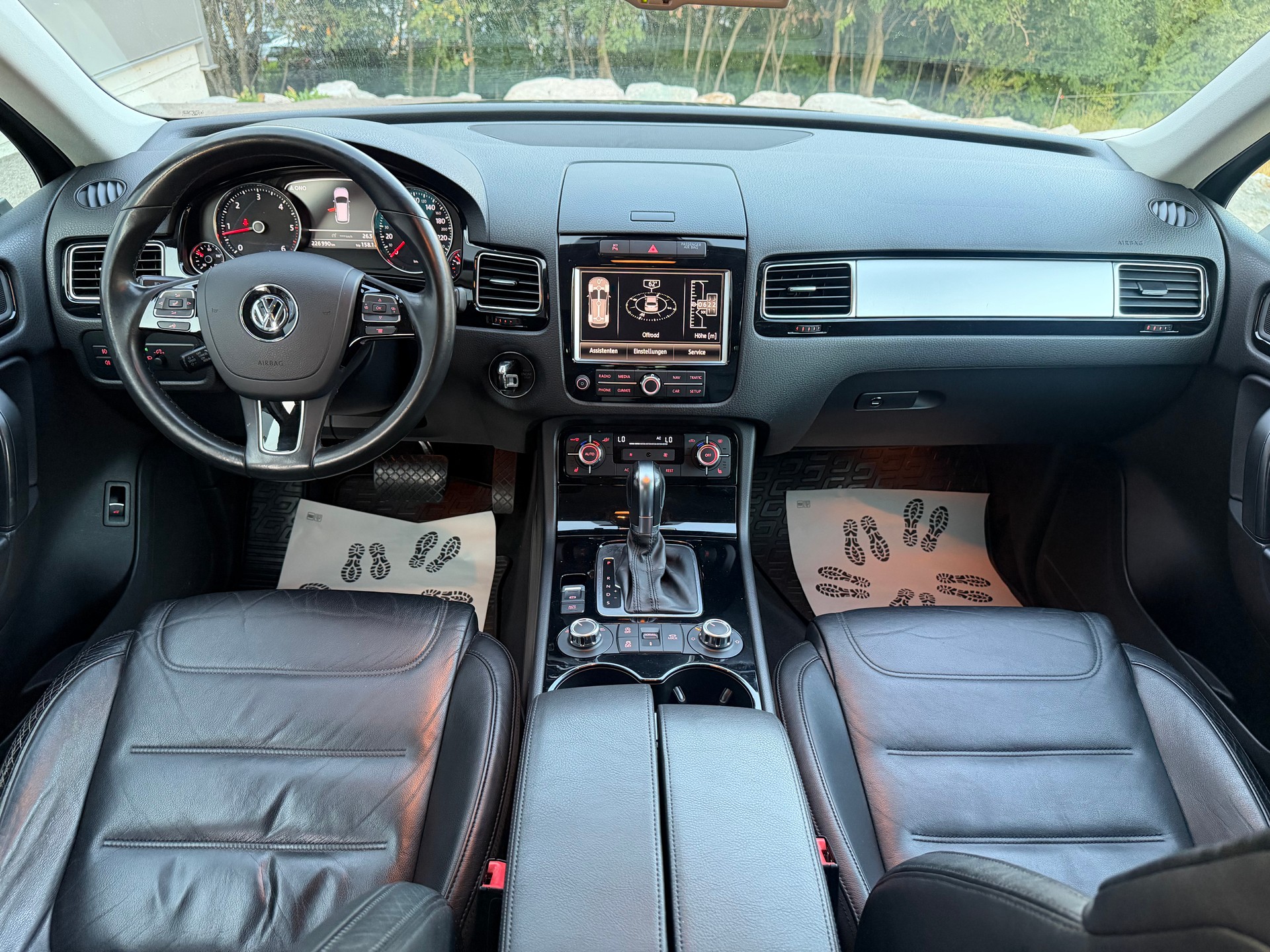 VW Touareg 3.0 TDI BlueMotion Technology Tiptronic-image-7