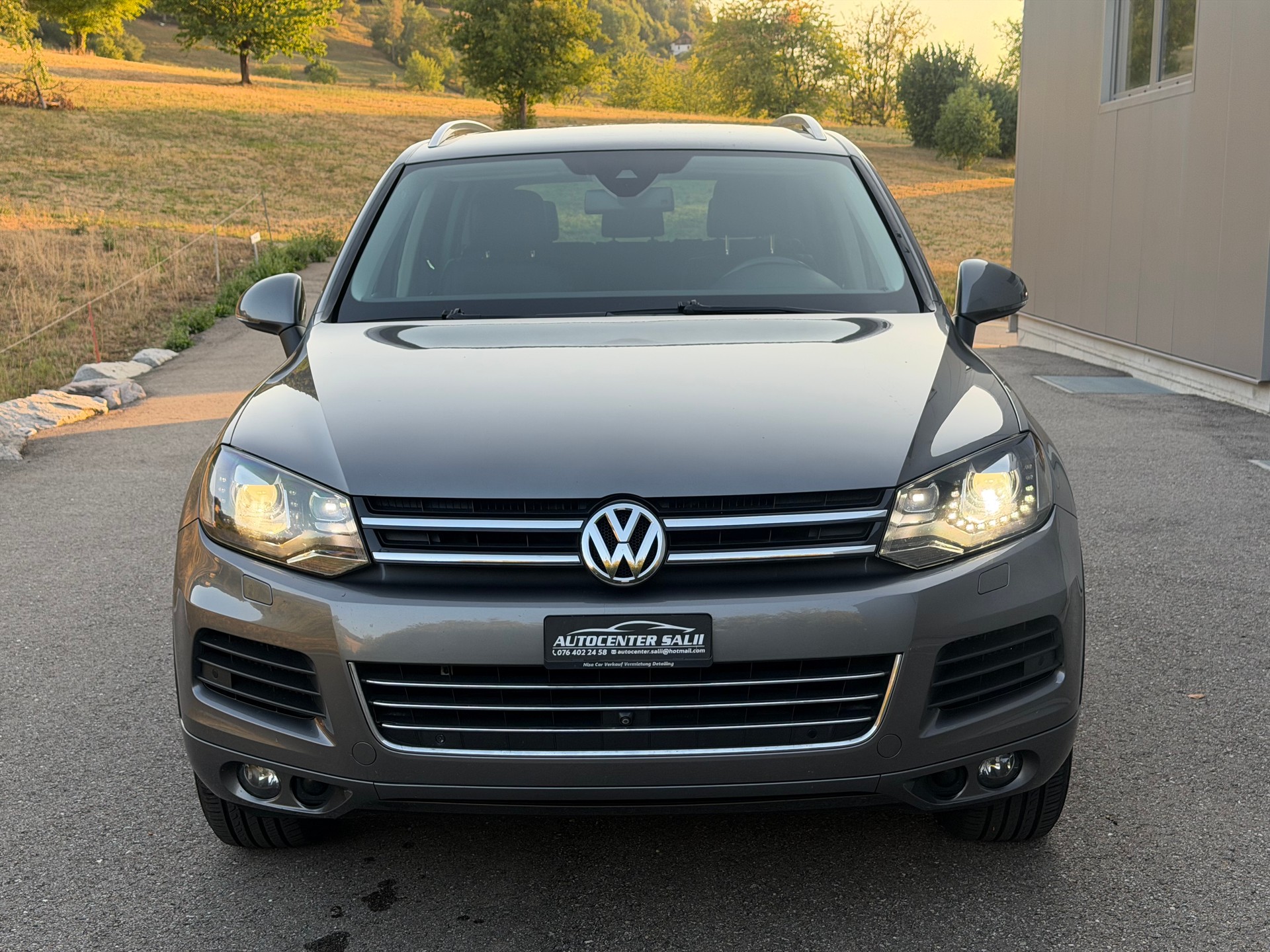 VW Touareg 3.0 TDI BlueMotion Technology Tiptronic-image-2