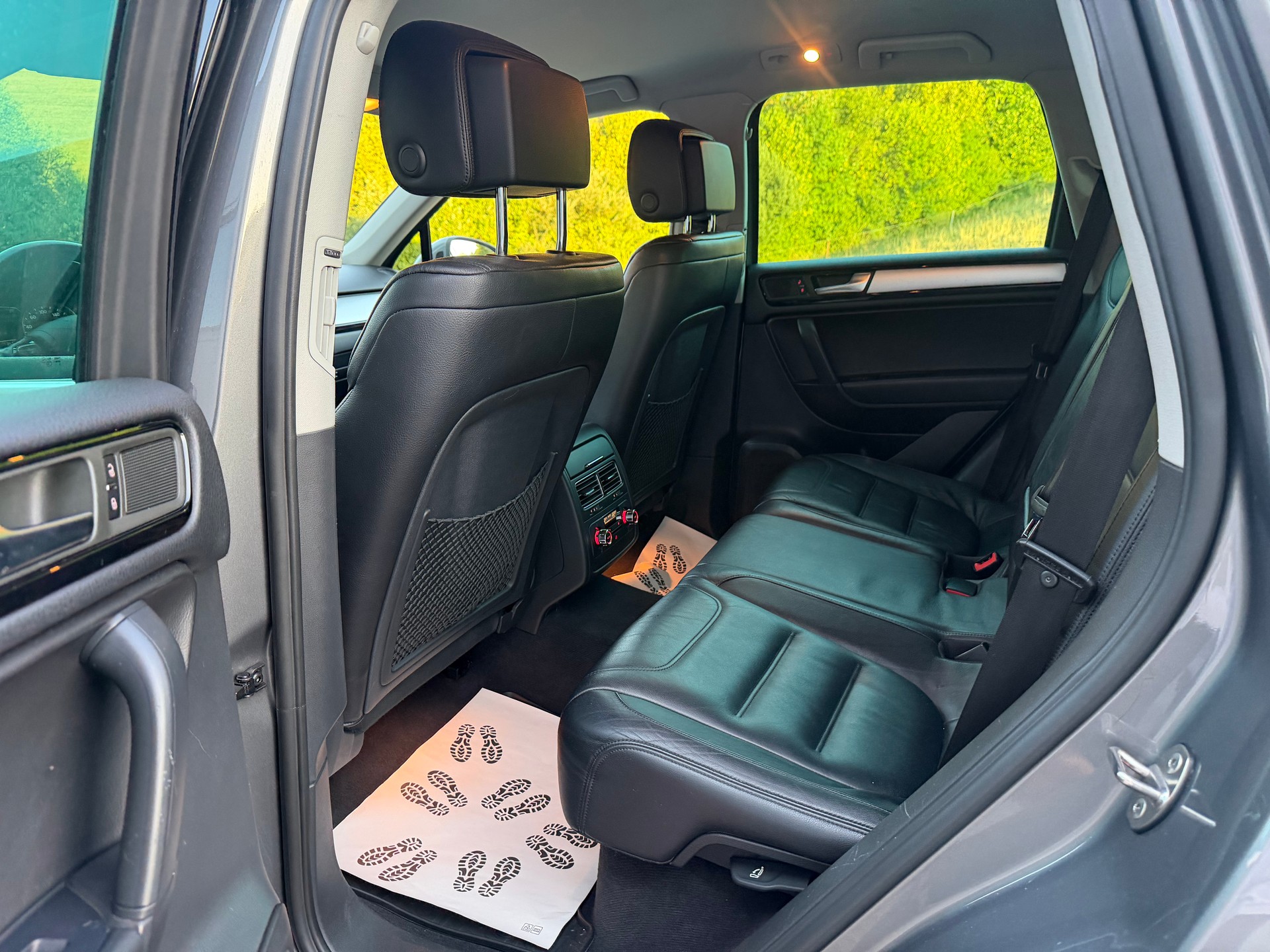 VW Touareg 3.0 TDI BlueMotion Technology Tiptronic-image-8