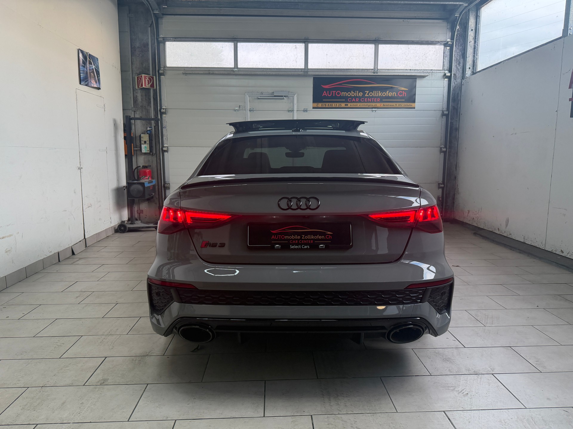 AUDI RS3 Limousine 2.5 TSI quattro S-tronic-image-12