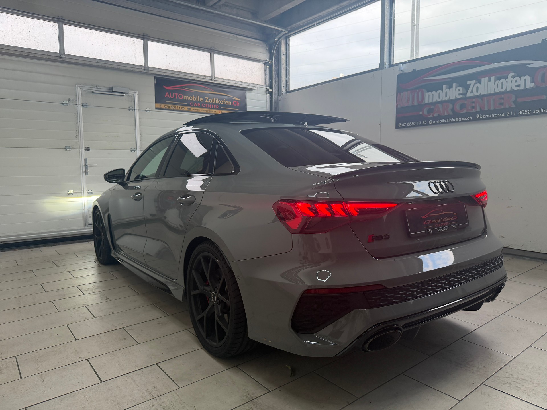 AUDI RS3 Limousine 2.5 TSI quattro S-tronic-image-11