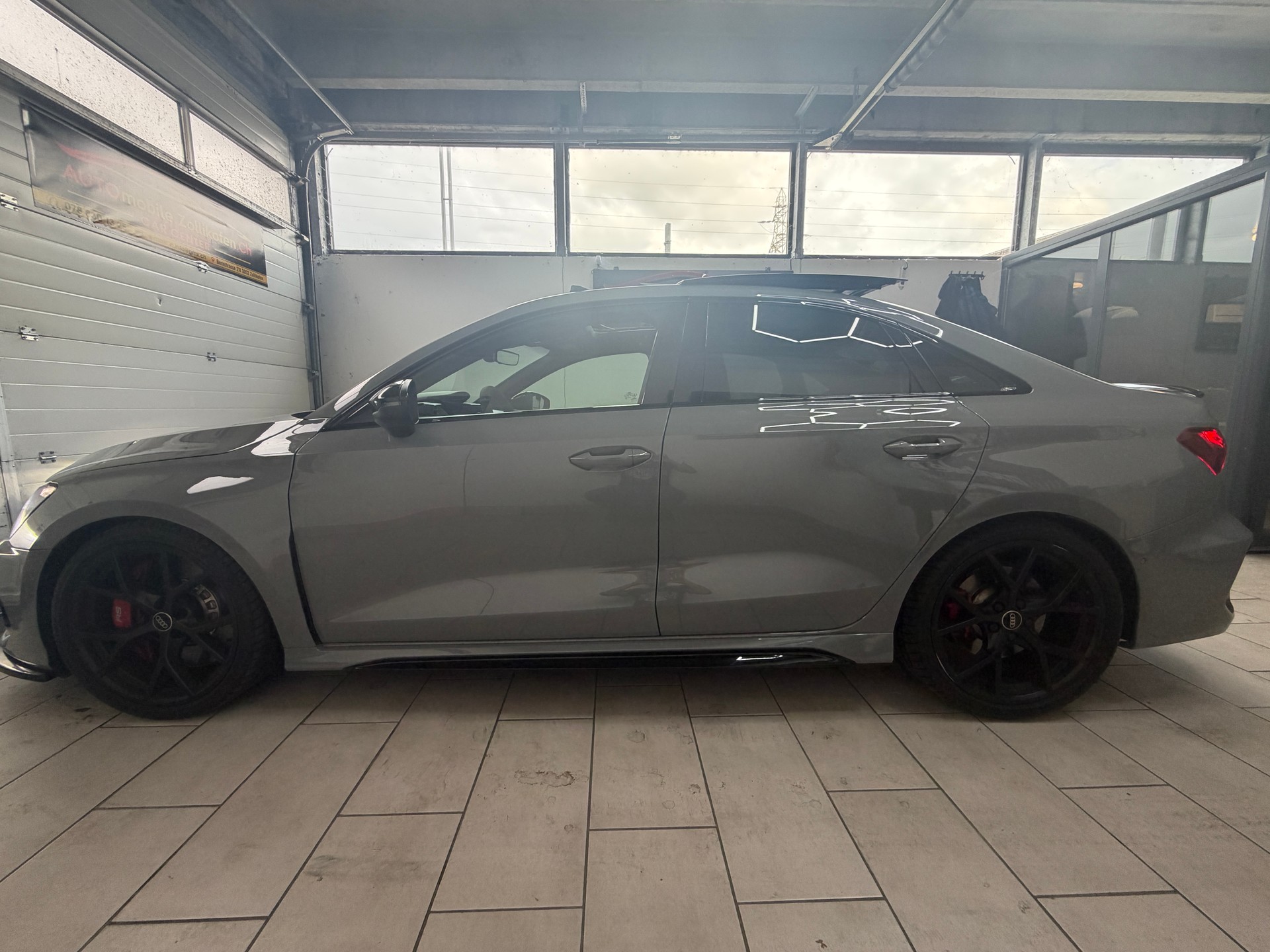 AUDI RS3 Limousine 2.5 TSI quattro S-tronic-image-14