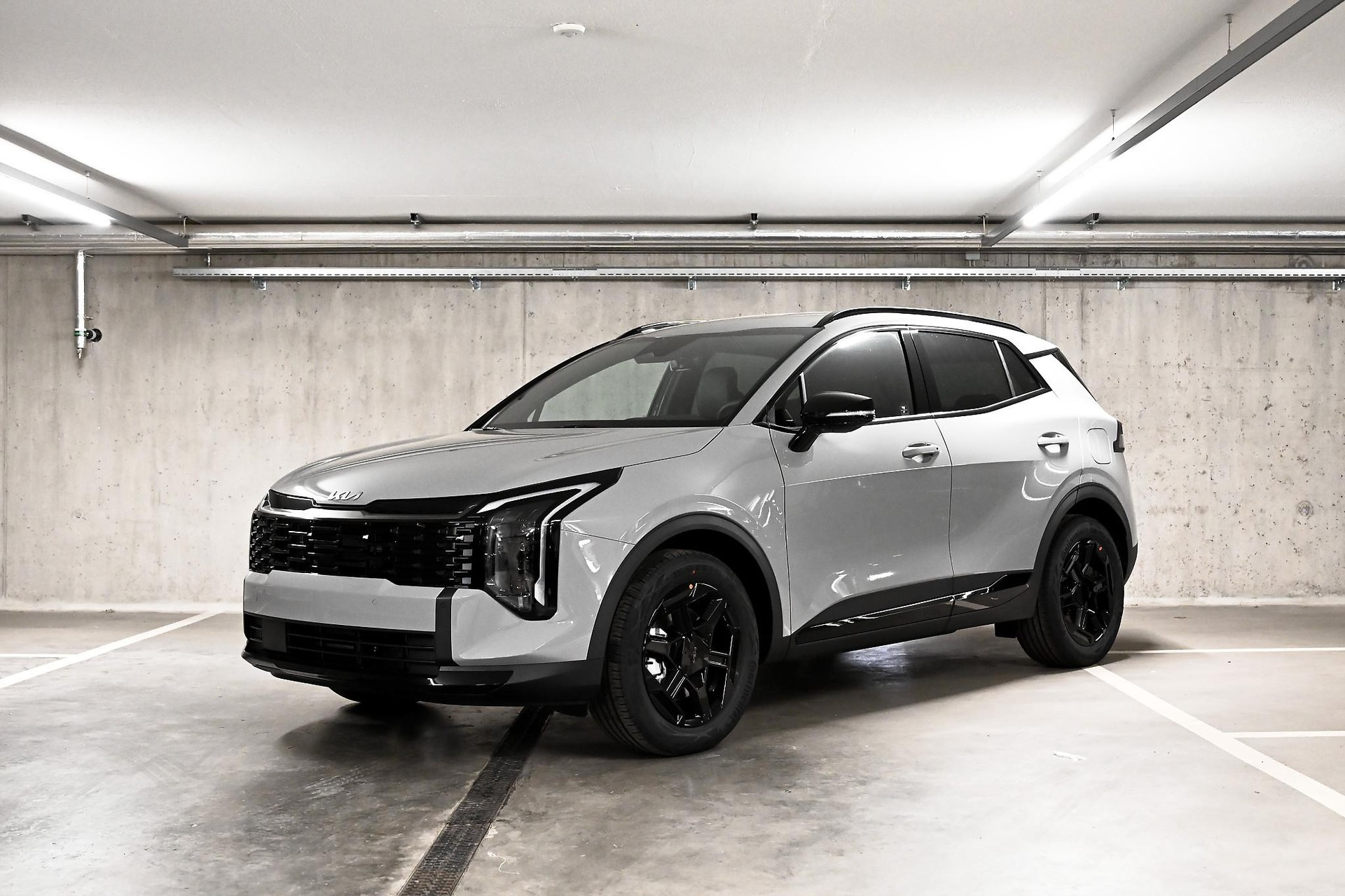 KIA Sportage 1.6 T-GDi Hybrid Black Edition-image-1