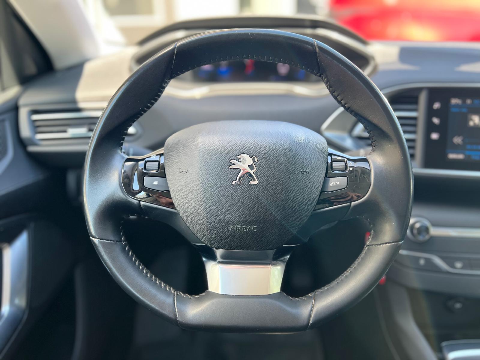 PEUGEOT 308 SW 1.2 PureTech 130 Allure S/S-image-9