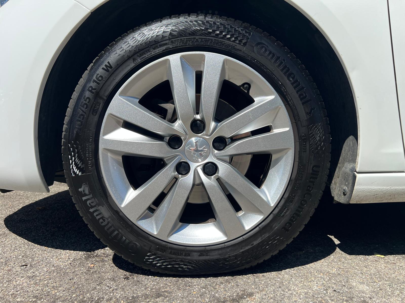 PEUGEOT 308 SW 1.2 PureTech 130 Allure S/S-image-5