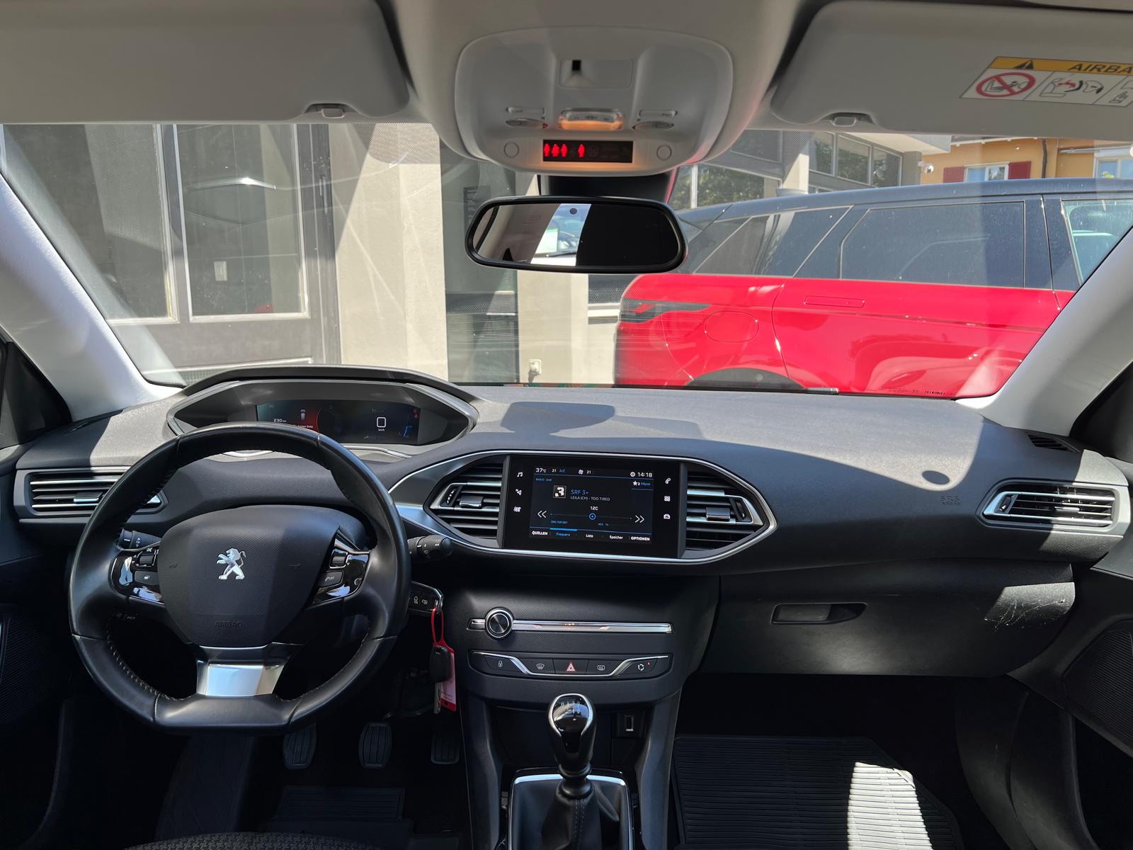 PEUGEOT 308 SW 1.2 PureTech 130 Allure S/S-image-6