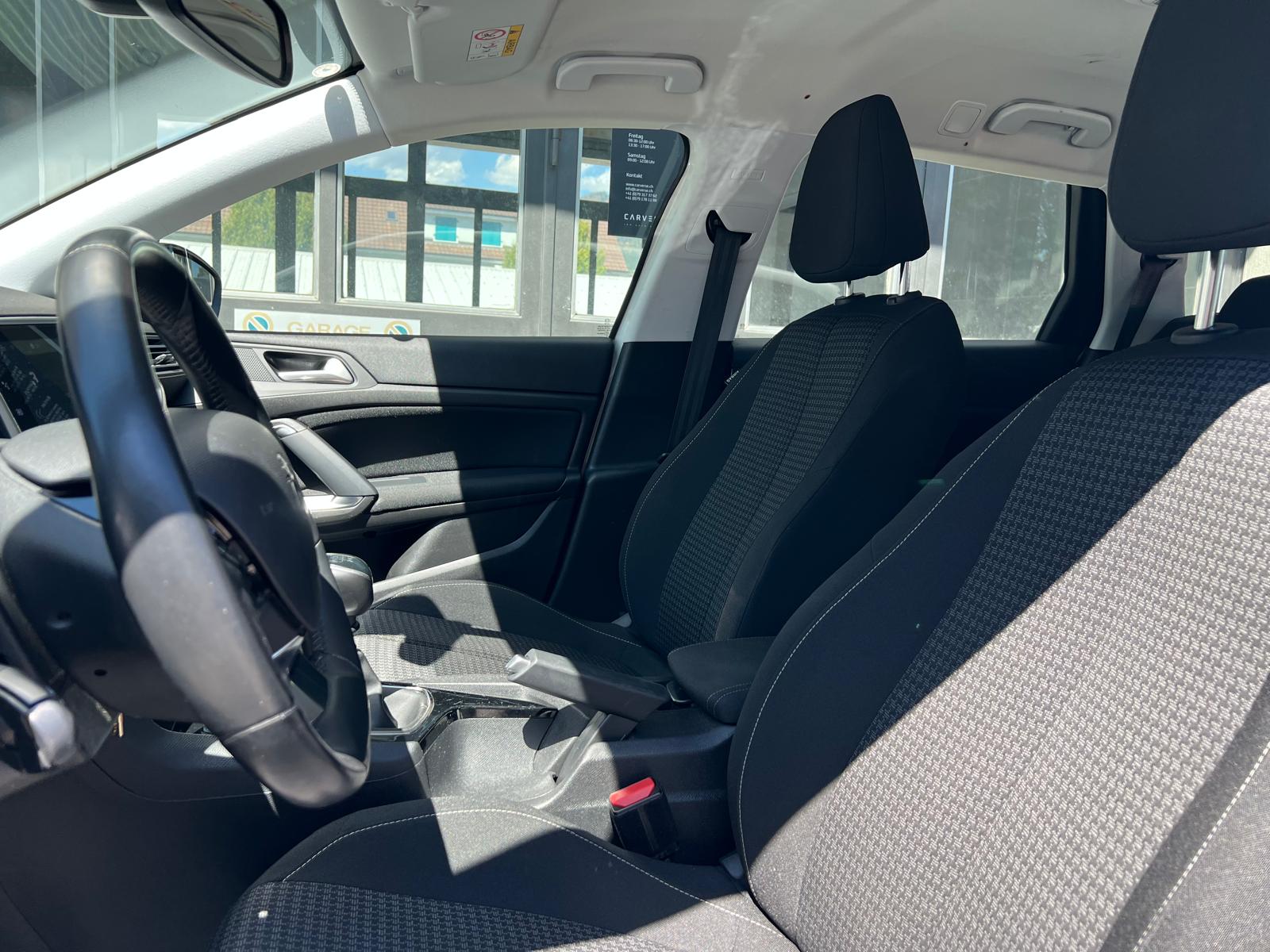 PEUGEOT 308 SW 1.2 PureTech 130 Allure S/S-image-7