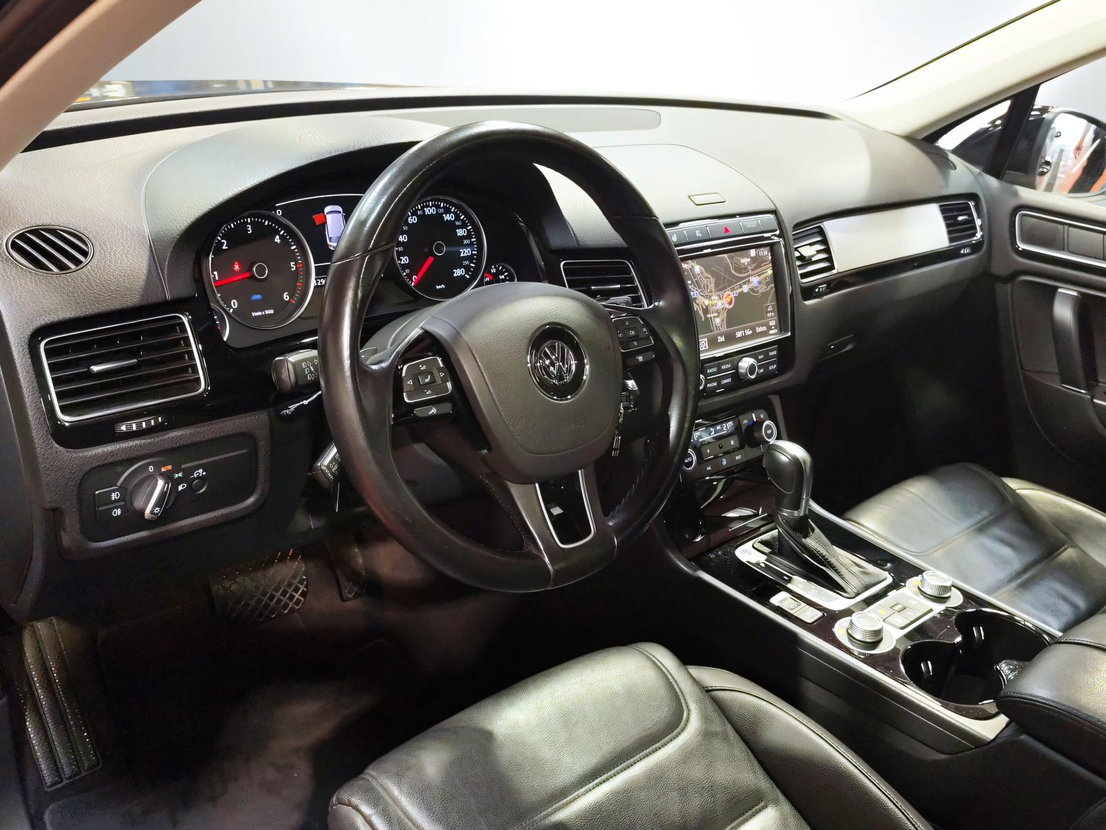 VW Touareg 3.0 V6 TDI 262 BMT TT 4Xm-image-8