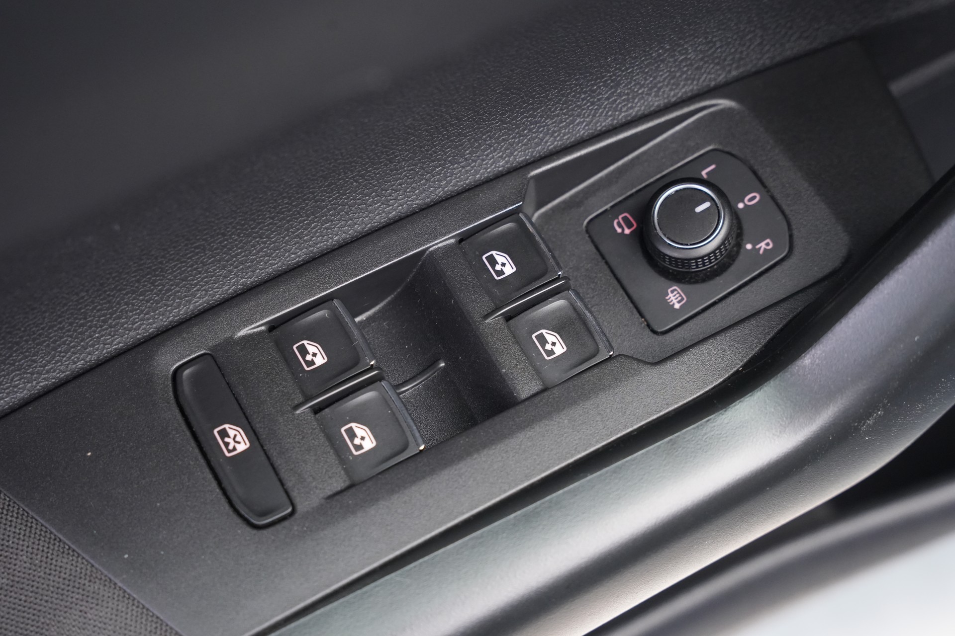 VW Polo 2.0 TSI GTI DSG *CH-Fahrzeug*-image-17