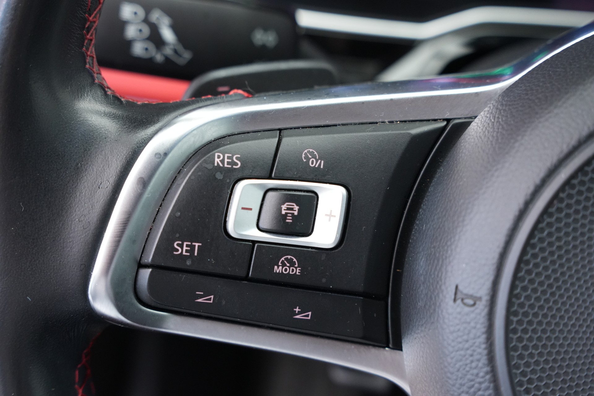 VW Polo 2.0 TSI GTI DSG *CH-Fahrzeug*-image-19