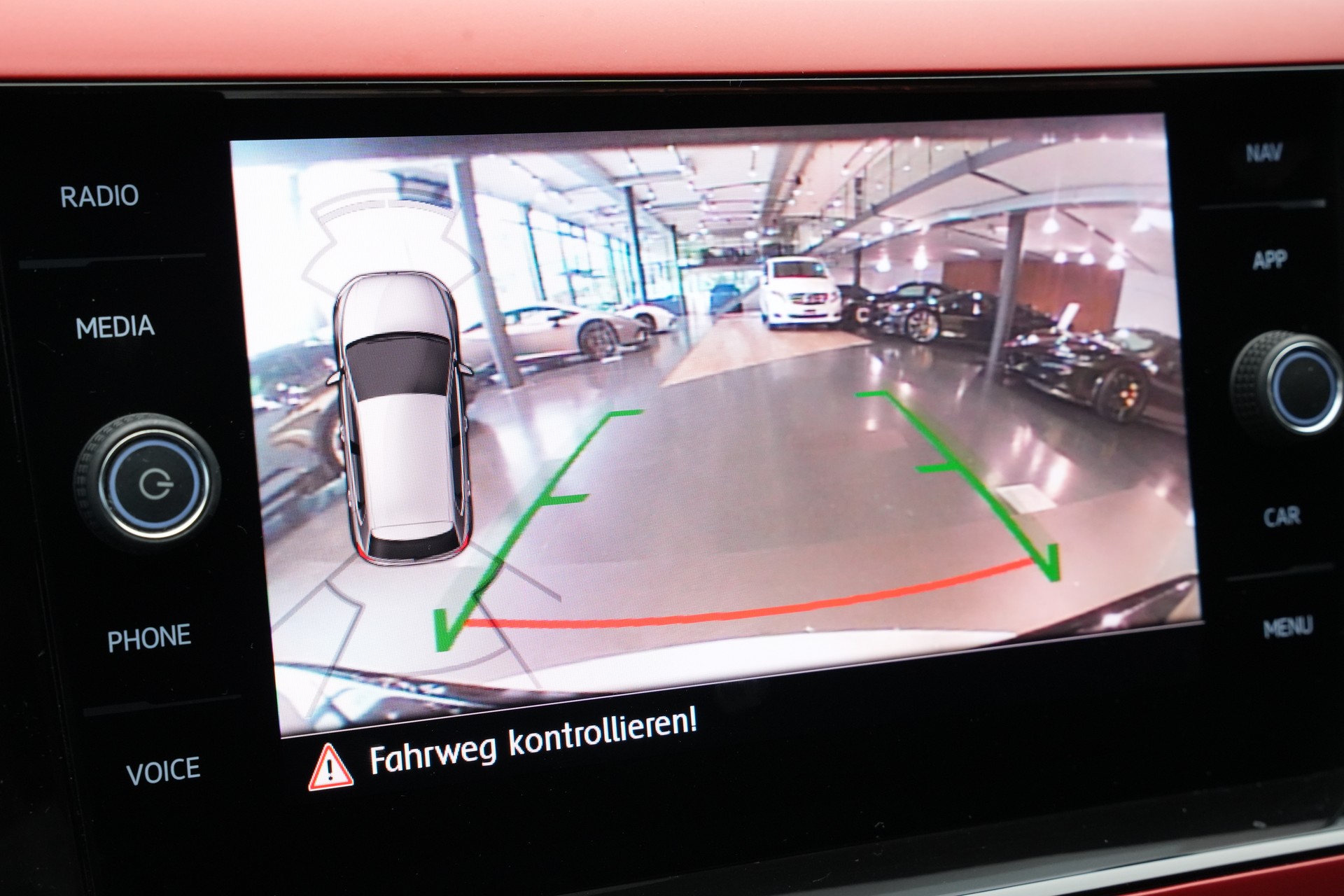 VW Polo 2.0 TSI GTI DSG *CH-Fahrzeug*-image-26