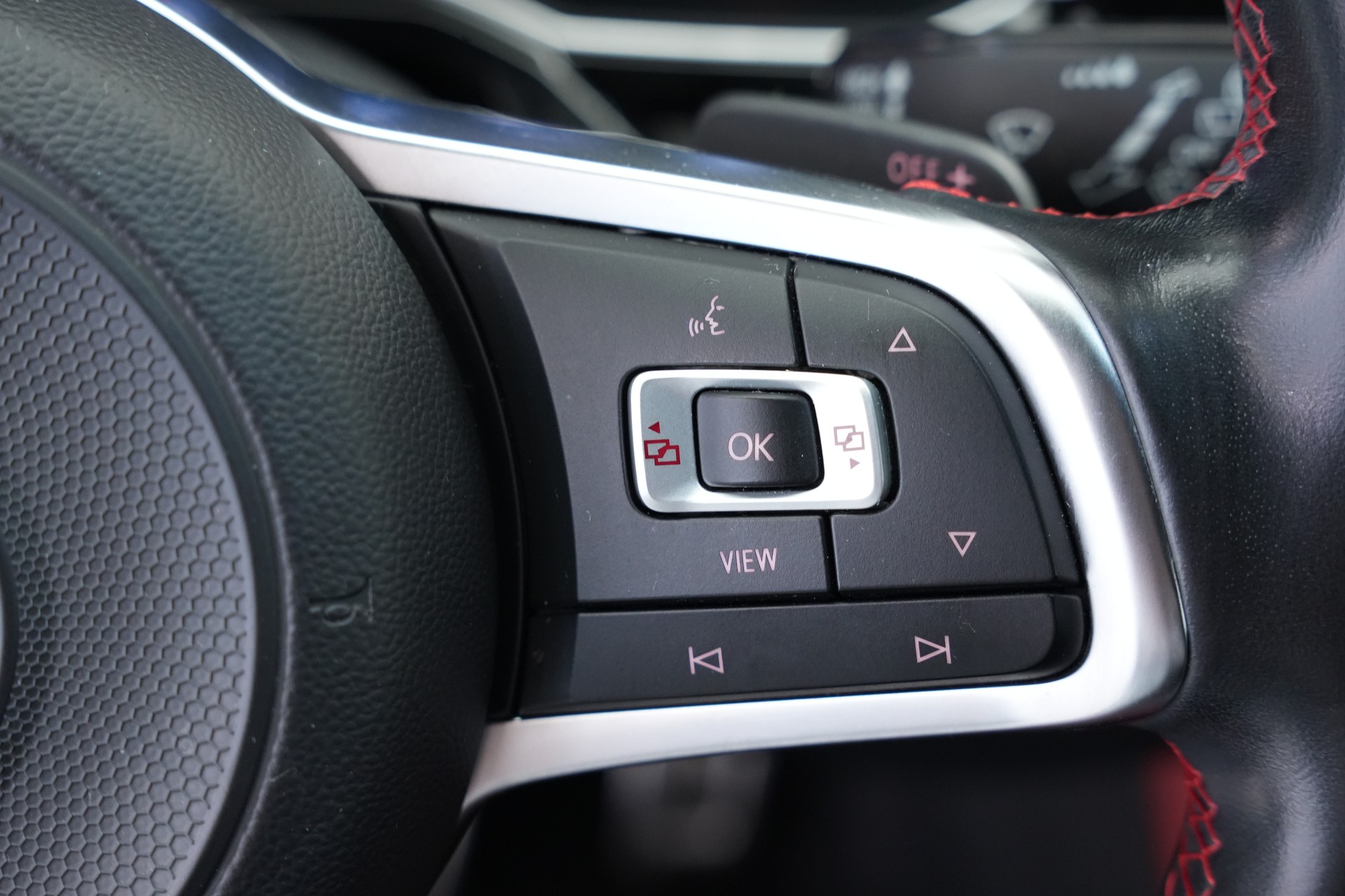 VW Polo 2.0 TSI GTI DSG *CH-Fahrzeug*-image-18