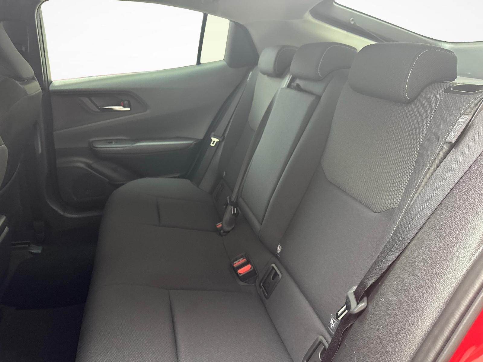 TOYOTA Prius 2.0 Plug-In-Hybrid Style-image-10